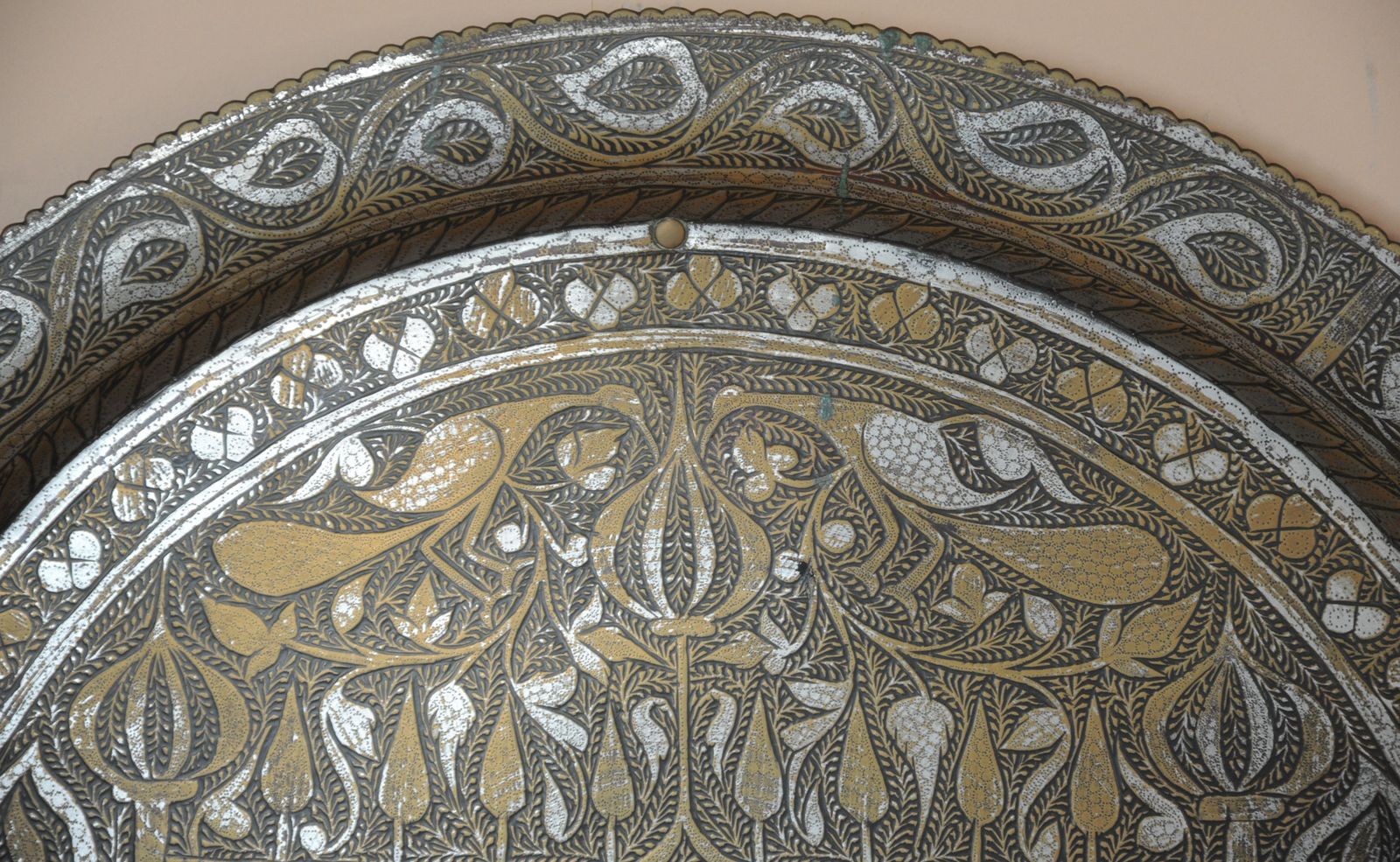 Antique Brass Indian Islamic Mughal Style Finely Engraved Large Tray / Charger With Niello photo vinterior