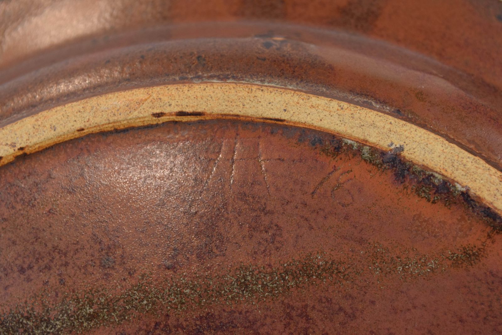 Studio Pottery; Iron Glaze Charger With Finger Wipe Decoration. photo vintage