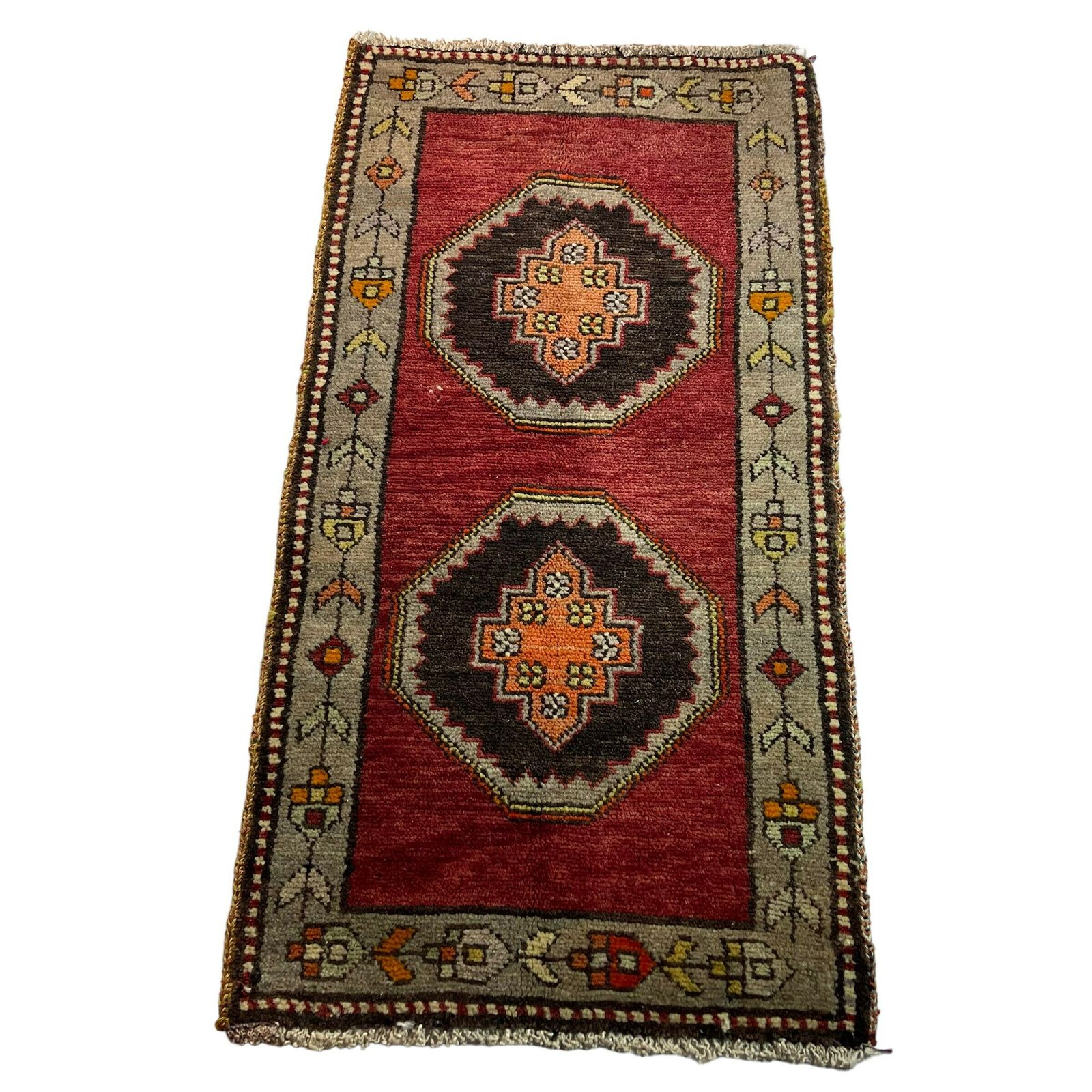 Traditional Turkish Vintage Anatolian Turkish Rug photo vintage