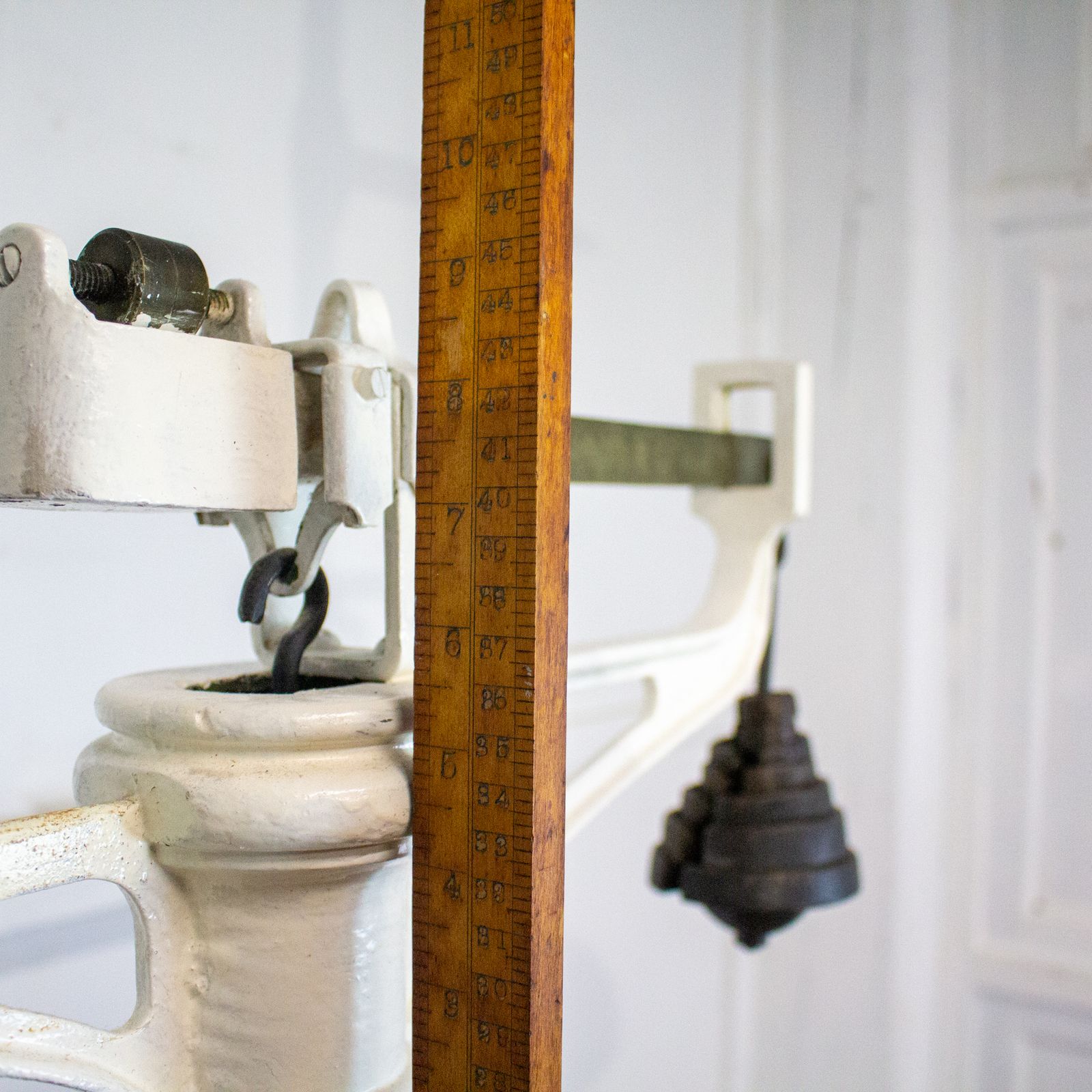 Antique Cast Iron Doctor's Weighing Scales photo vinterior