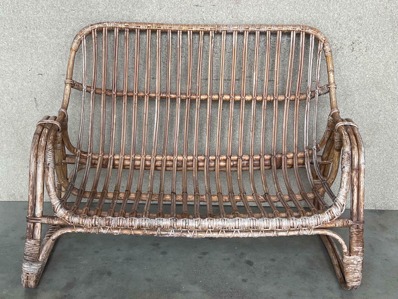 Canapé deux places vintage mid-century modern en rotin et bambou, années 1960 photo furniture