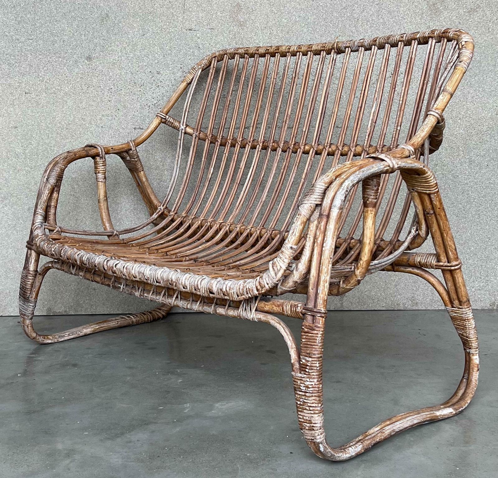 Canapé deux places vintage mid-century modern en rotin et bambou, années 1960 photo buy