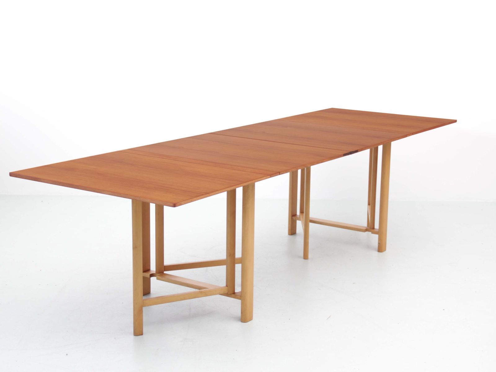 Mid Century Modern  Dining Table  “Maria Flap”  By Bruno Mathsson For Mathsson International. 1960 photo 17732.0