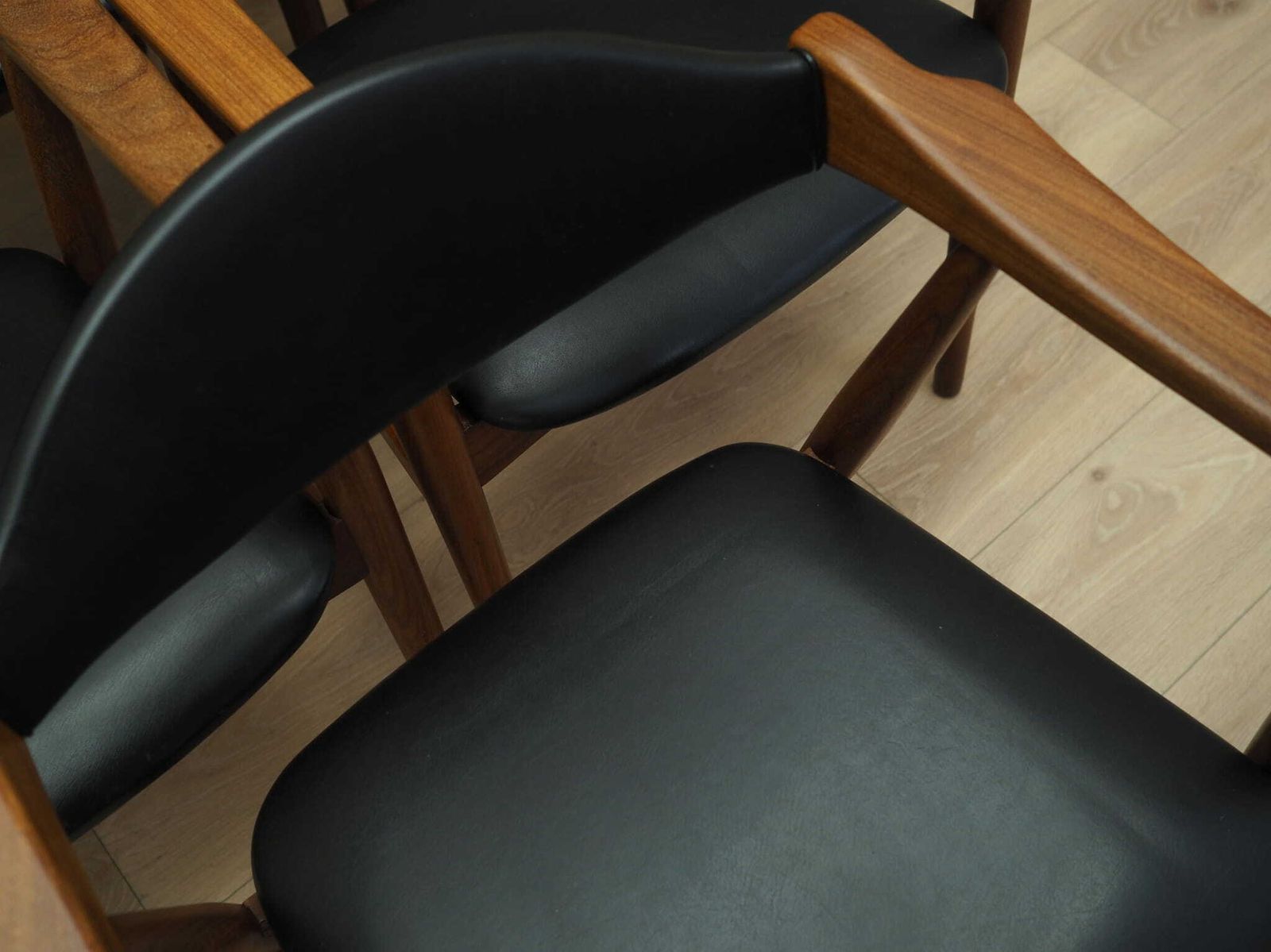 photo furniture Set Van Zes Teakhouten Stoelen, Deens Design, Ca. Jaren 1970, Fabrikant: Farstrup Møbler