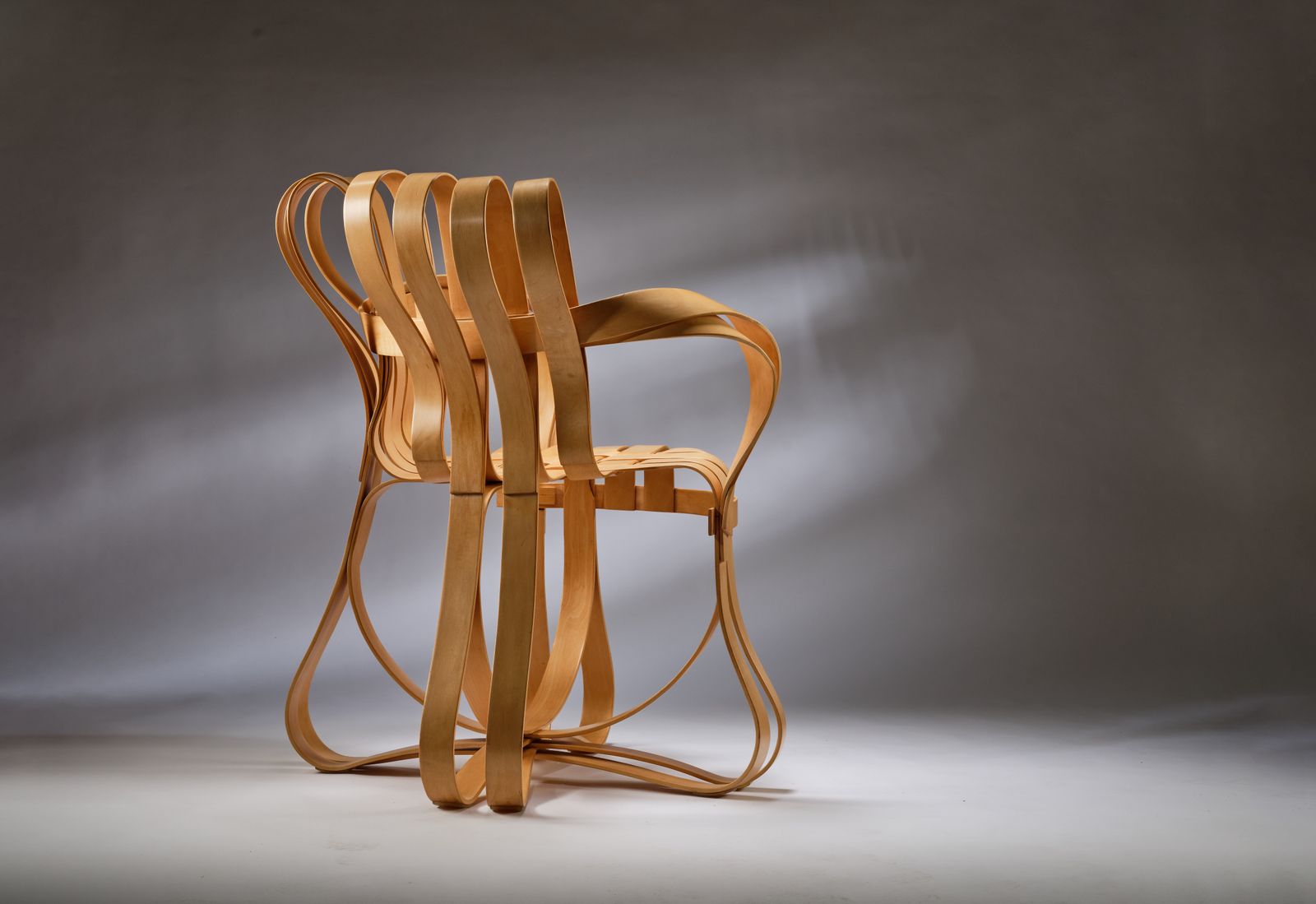 photo vinterior Extremely Rare Frank Gehry For Knoll White Maple Bentwood 'Cross Check' Chairs, Circa 1990's.