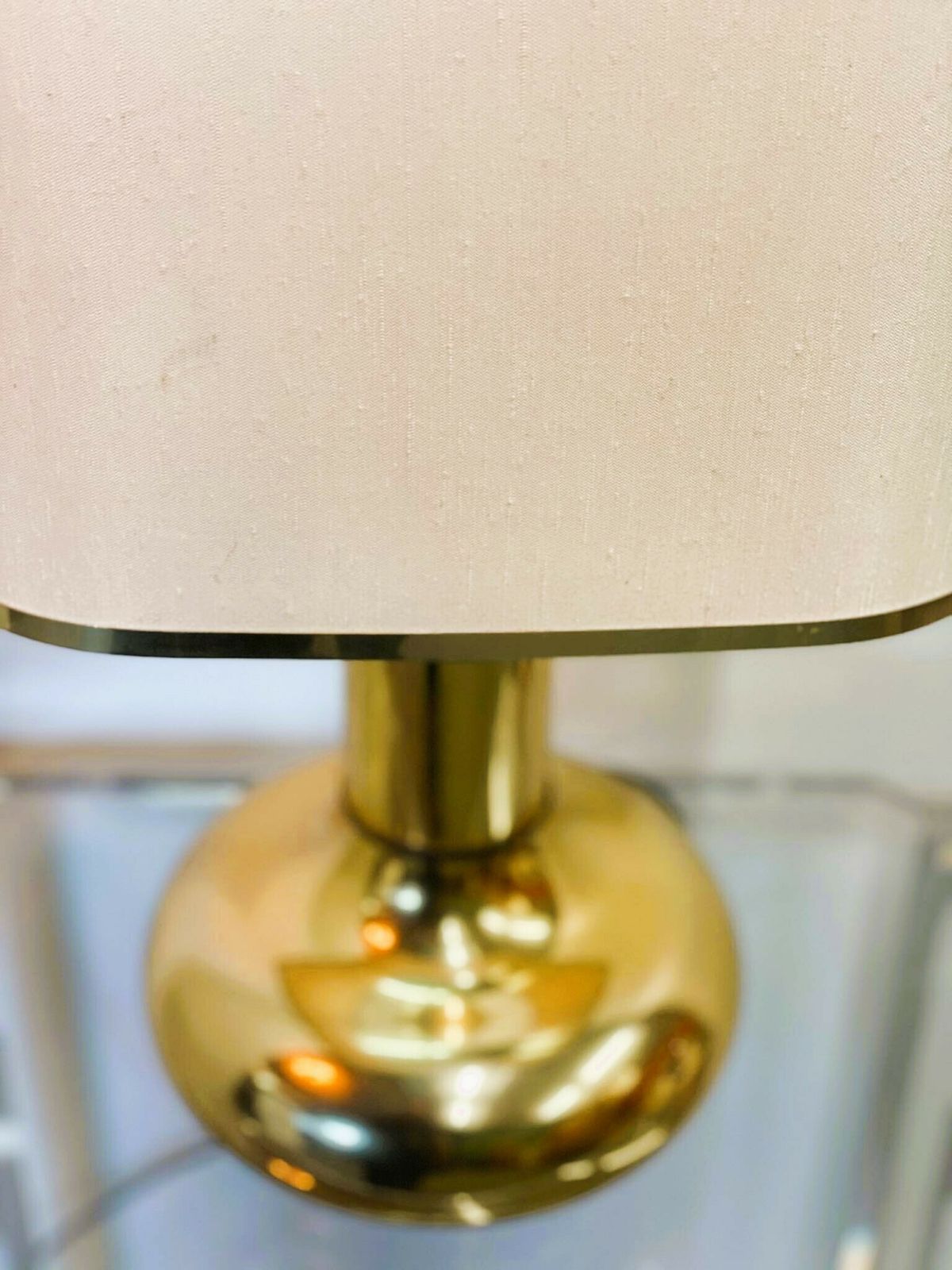 Gouden Vintage Tafellamp, Ca. Jaren 1970. photo furniture