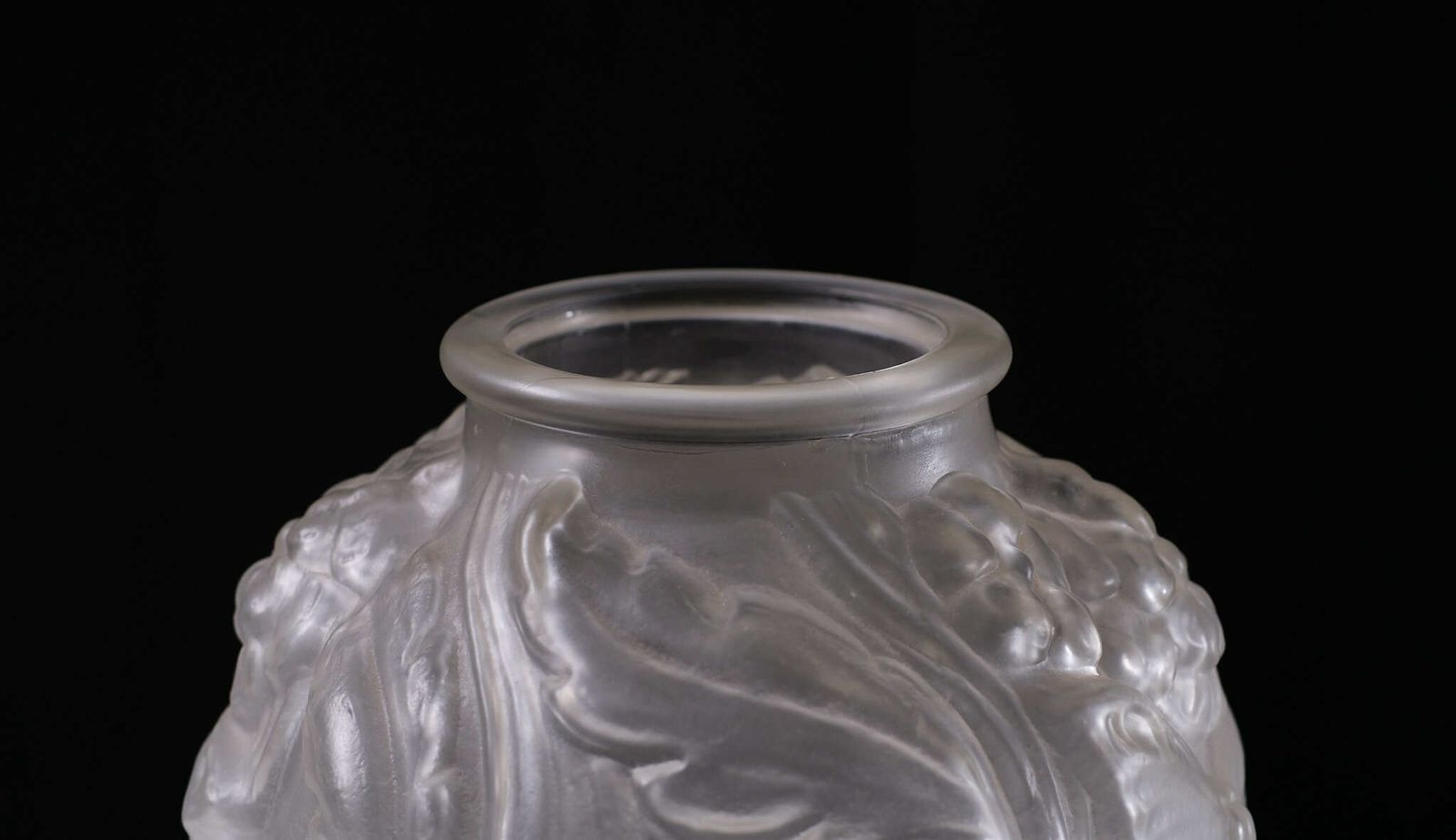 Grote Gesatineerde Geperst Glas Art Deco Vaas, Jaren 1930 photo vinterior