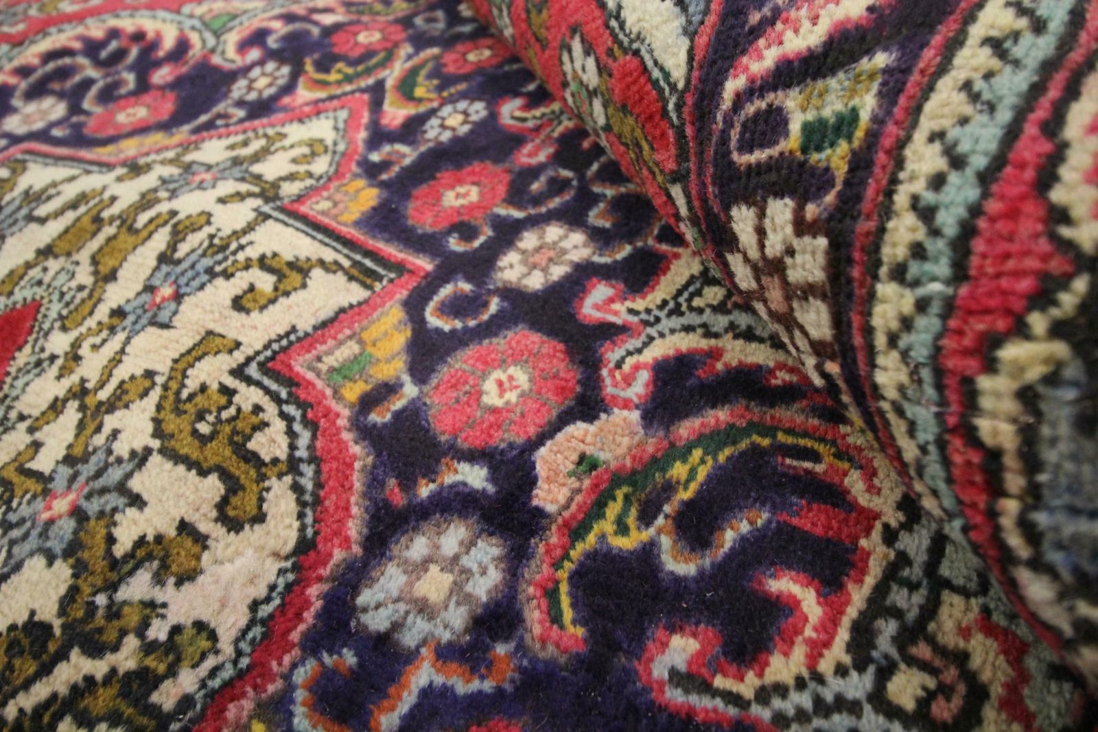 Traditional Carpet Handwoven Wool Rug Large Floral Red Living Room Rug photo furniture