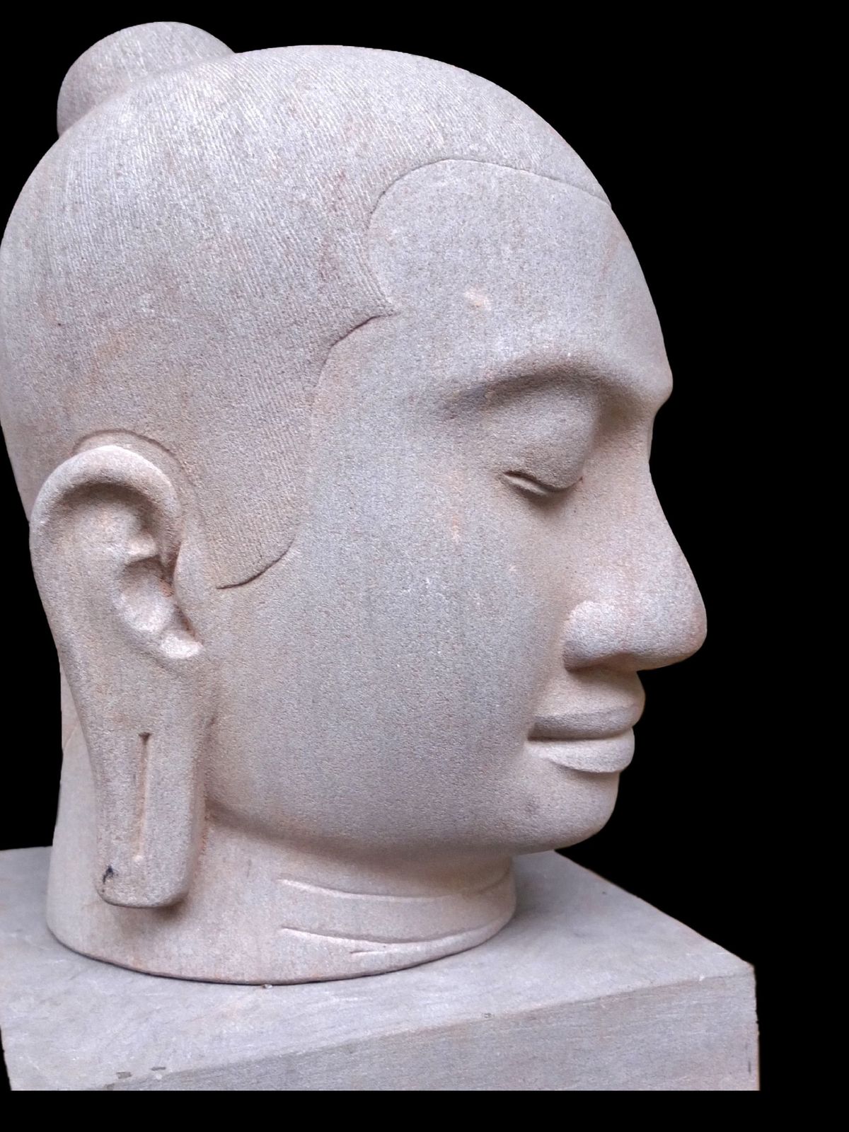 An Exquisite Large Hand Carved Stone Khmer Style Head Of Jayavarman V11 photo vinterior