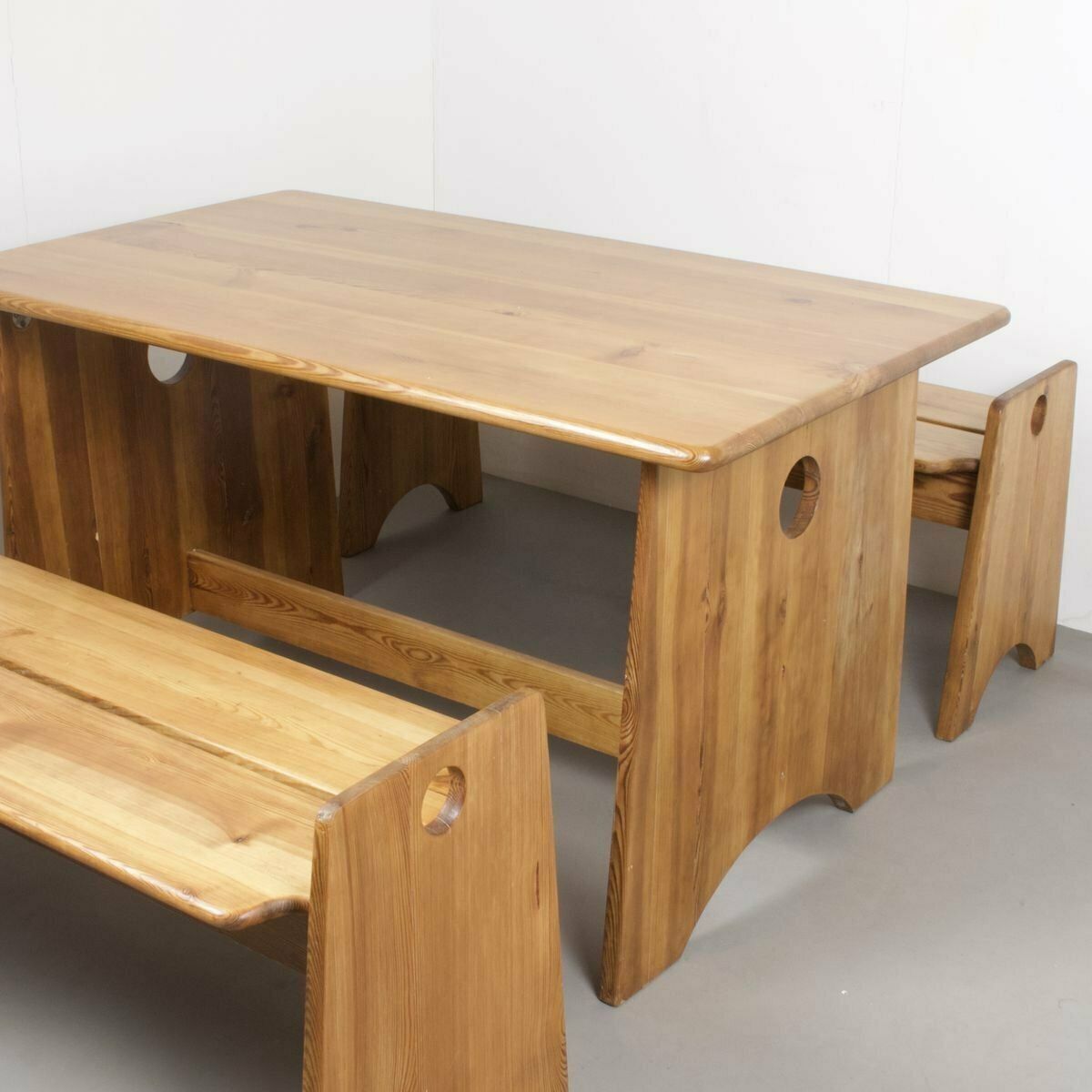 Swedish Solid Pine Benches & Dining Table By Gilbert Marklund For Furusnickarn Ab, 1970s, Set Of 3 photo vinterior
