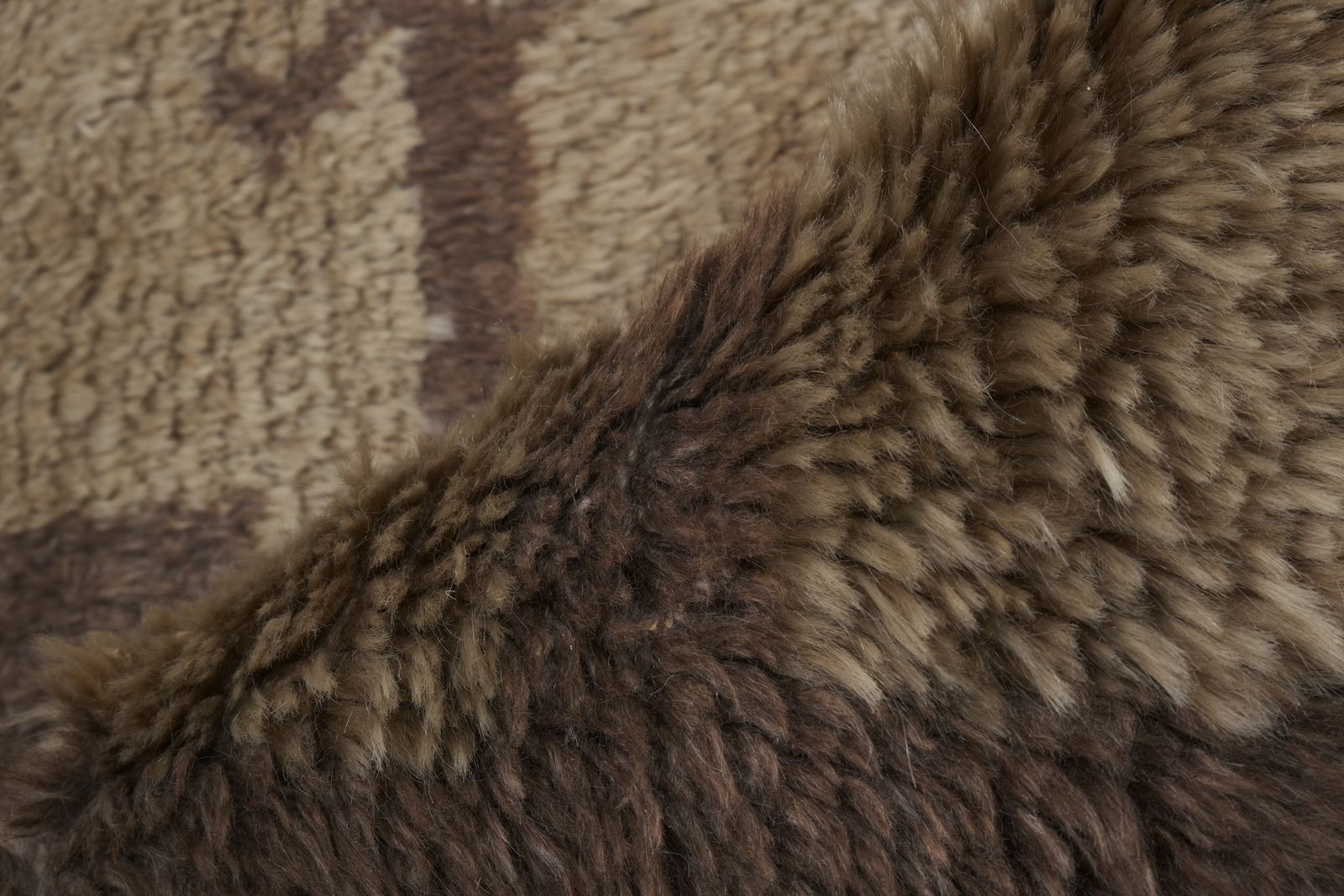 photo furniture Vintage Brown Shaggy Turkish Tulu Runner