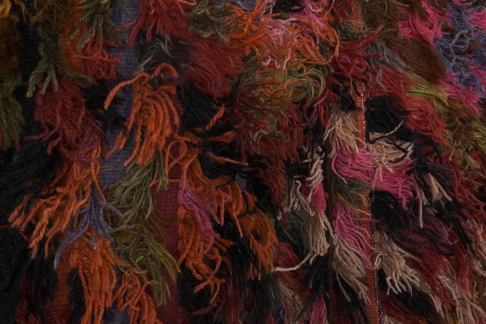 photo furniture Vintage Turkish Shaggy Filikli Rug 3'1'' X 5'10''