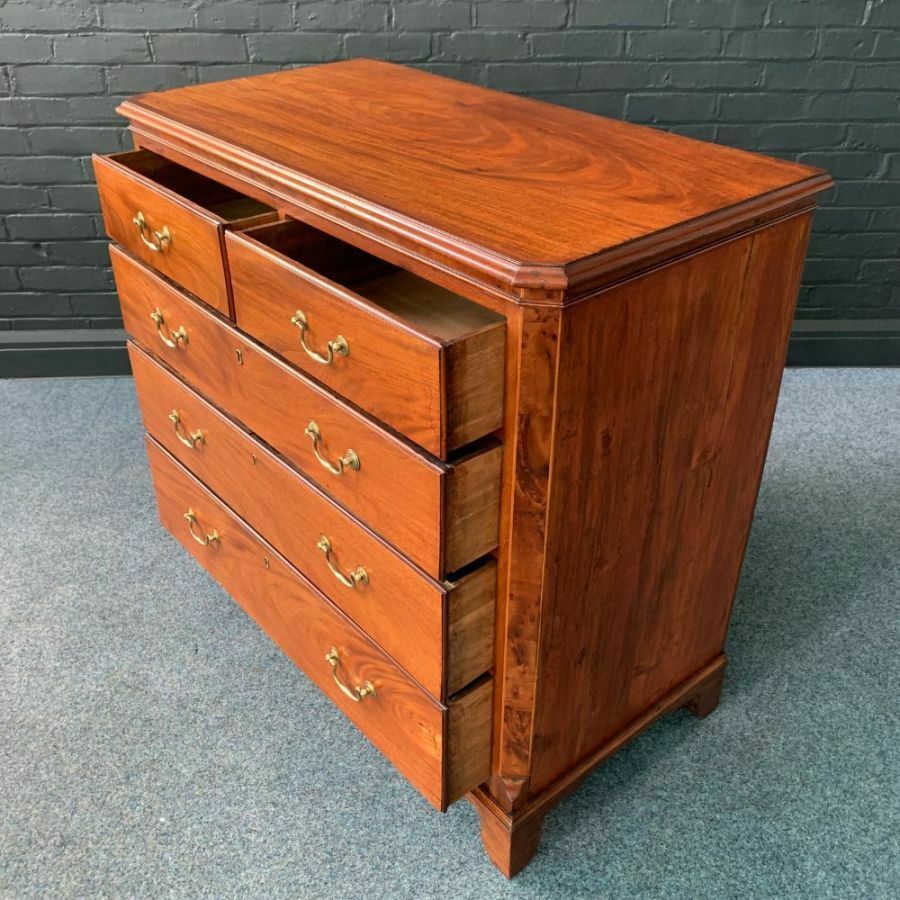 Pretty George III Mahogany Chest Of Drawers photo vinterior