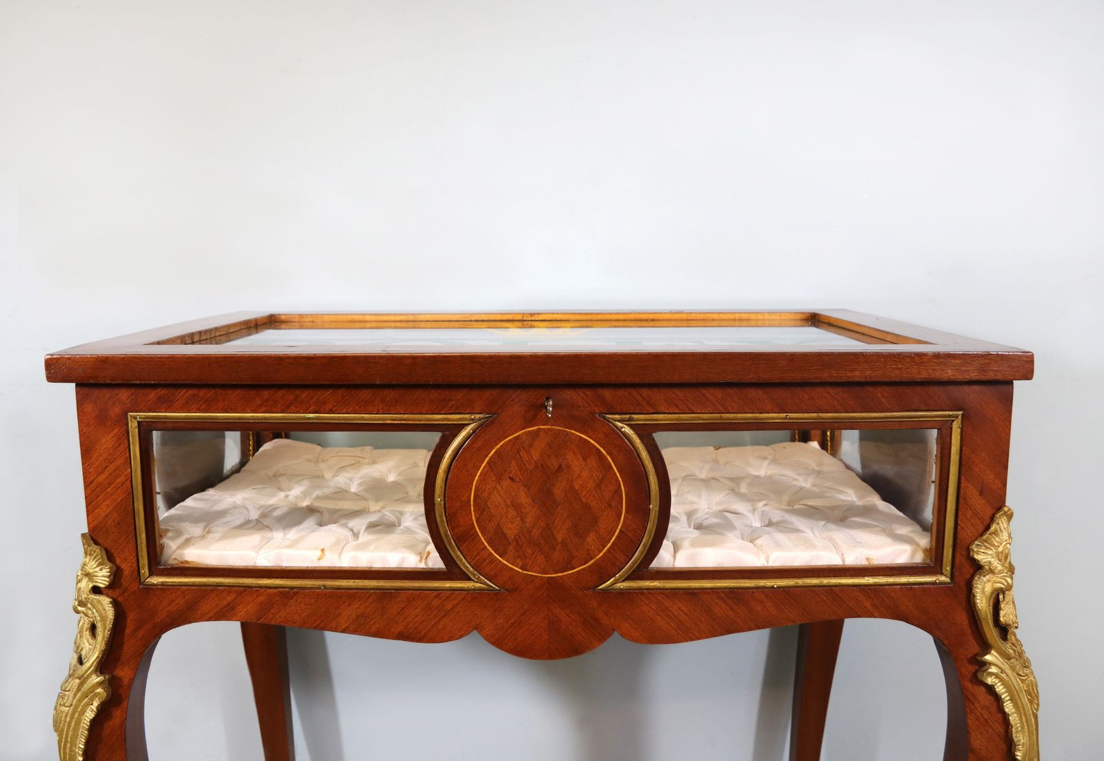 A Lovely Continental Mahogany And Kingwood Veneered Bijouterie Display Table. photo vinterior