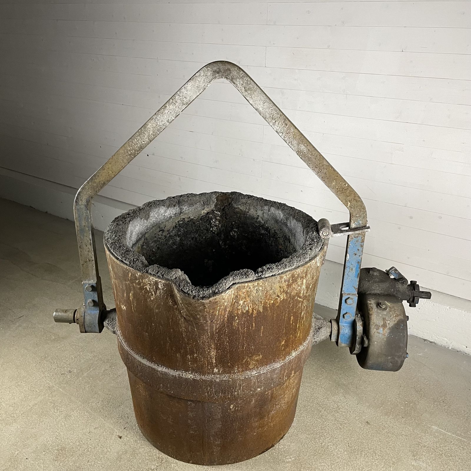 photo for sale Large Reclaimed Industrial Foundry Pouring Pot Planter