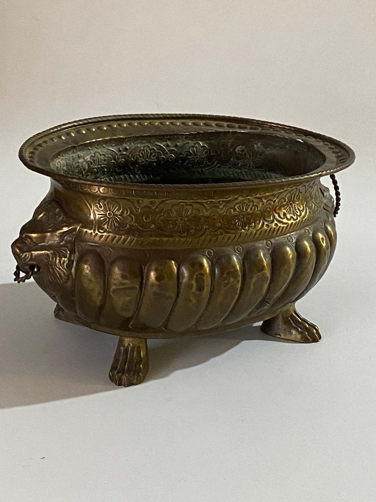 French Jardinière In Polished Brass With Handles In The Shape Of A Ring Of Lions, 19th Century photo vintage