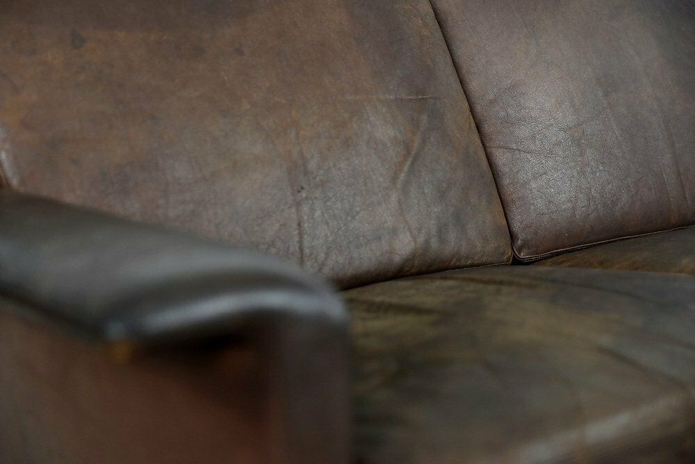 Mid Century Scandinavian Modern 2 Seater Brown Leather Sofa 3330 By Arne Vodder For Fritz Hansen, 1960s photo vinterior