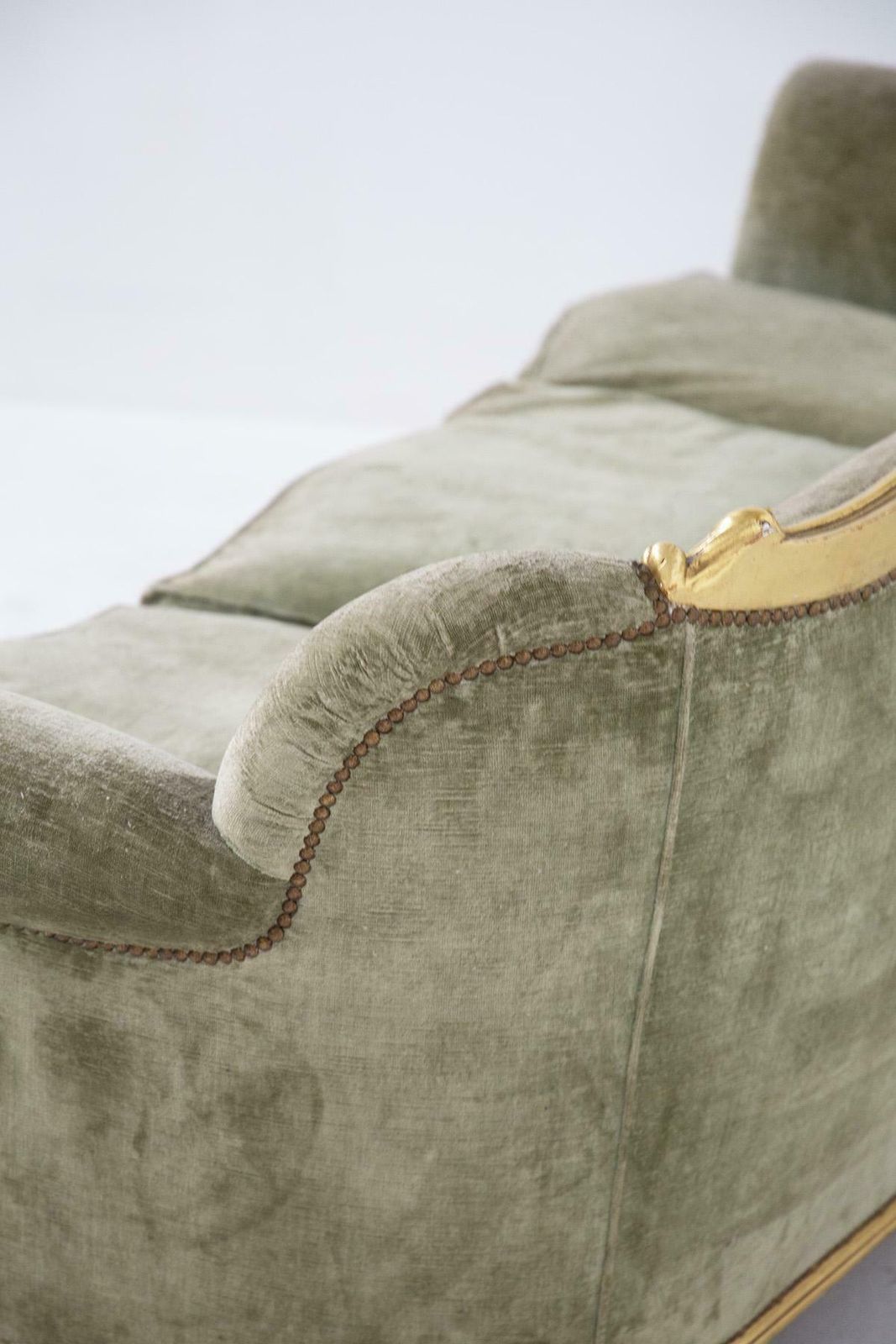 Furniture Vintage Italian Sofa In Gilded Wood And Green Velvet photo