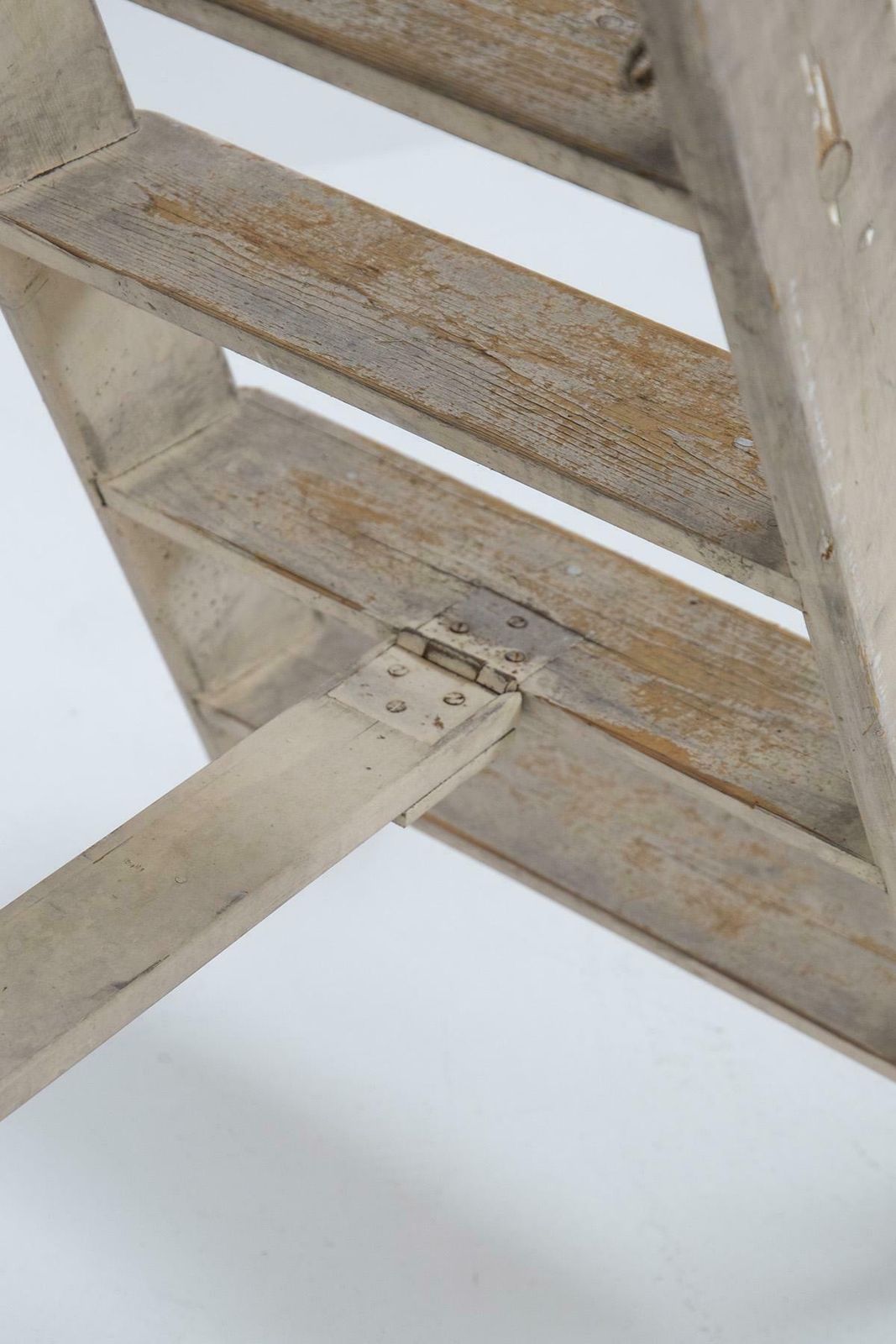 Home Decor Antique Italian Decorative Staircase In Beige Wood photo