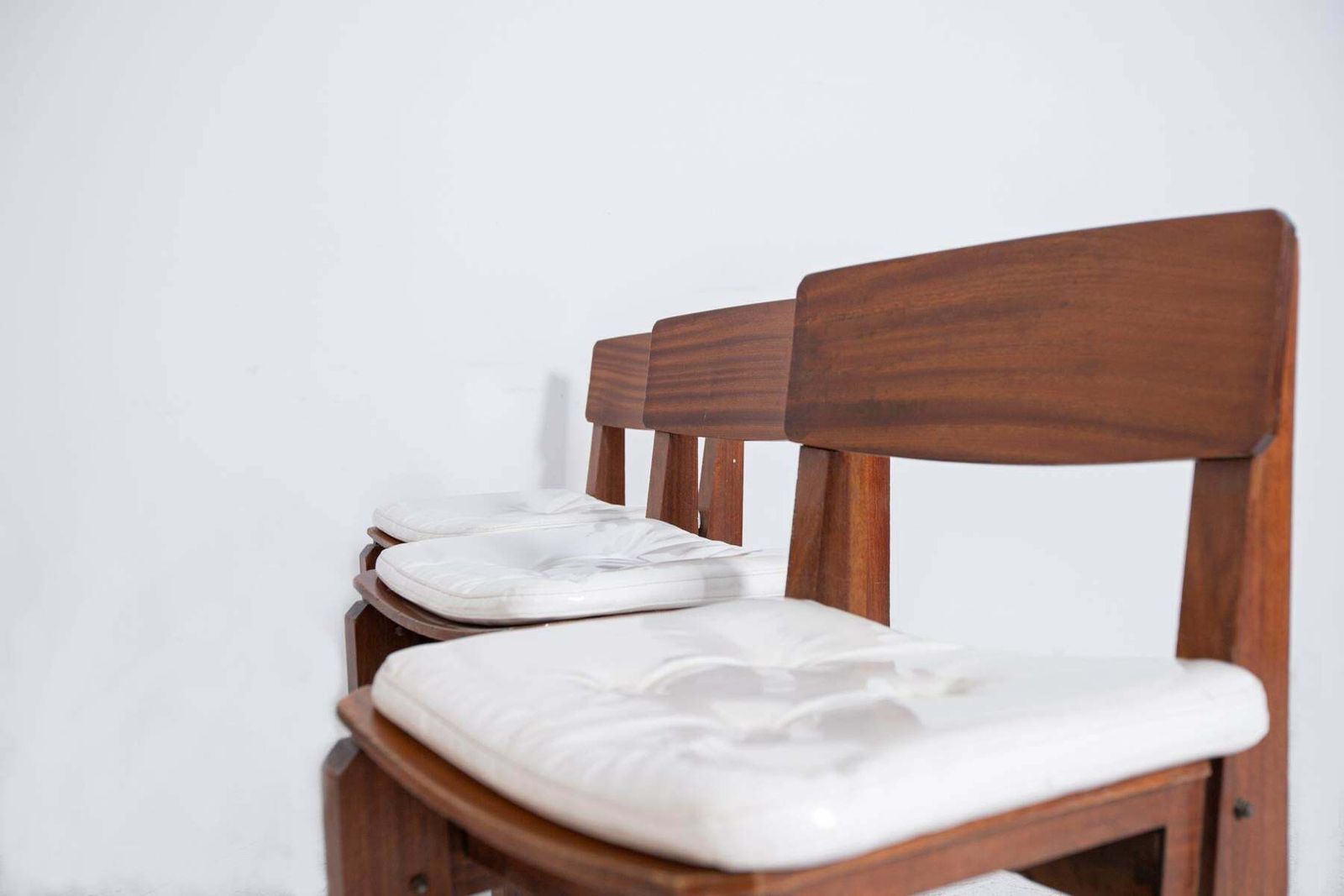 Set Of Six Italian Chairs By Arch Vito Sangirardi For Pallante Shop Bari photo vintage