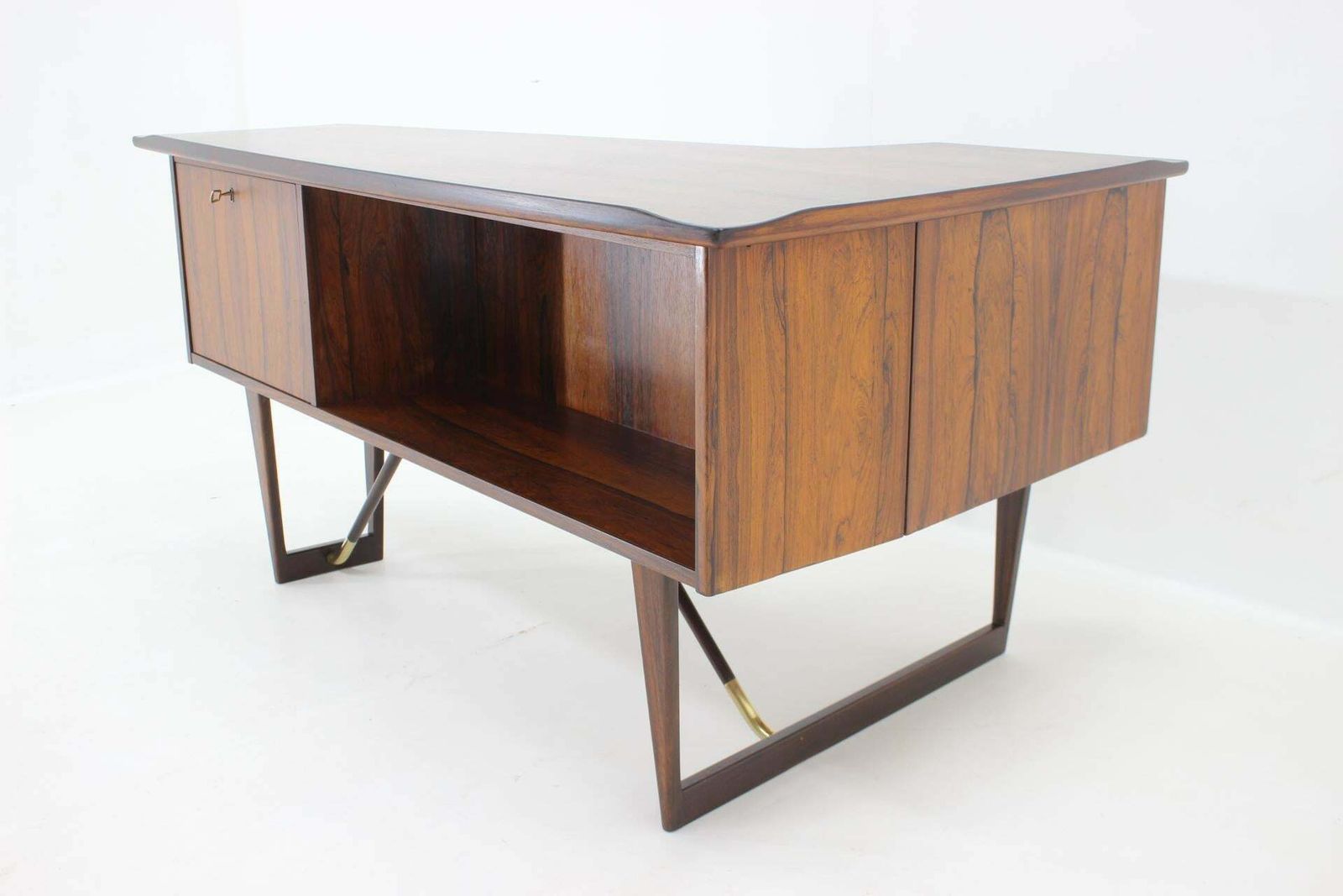 photo furniture 1960s Peter Løvig Nielsen 'Boomerang' Desk In Rosewood Hedensted Møbelfabrik,