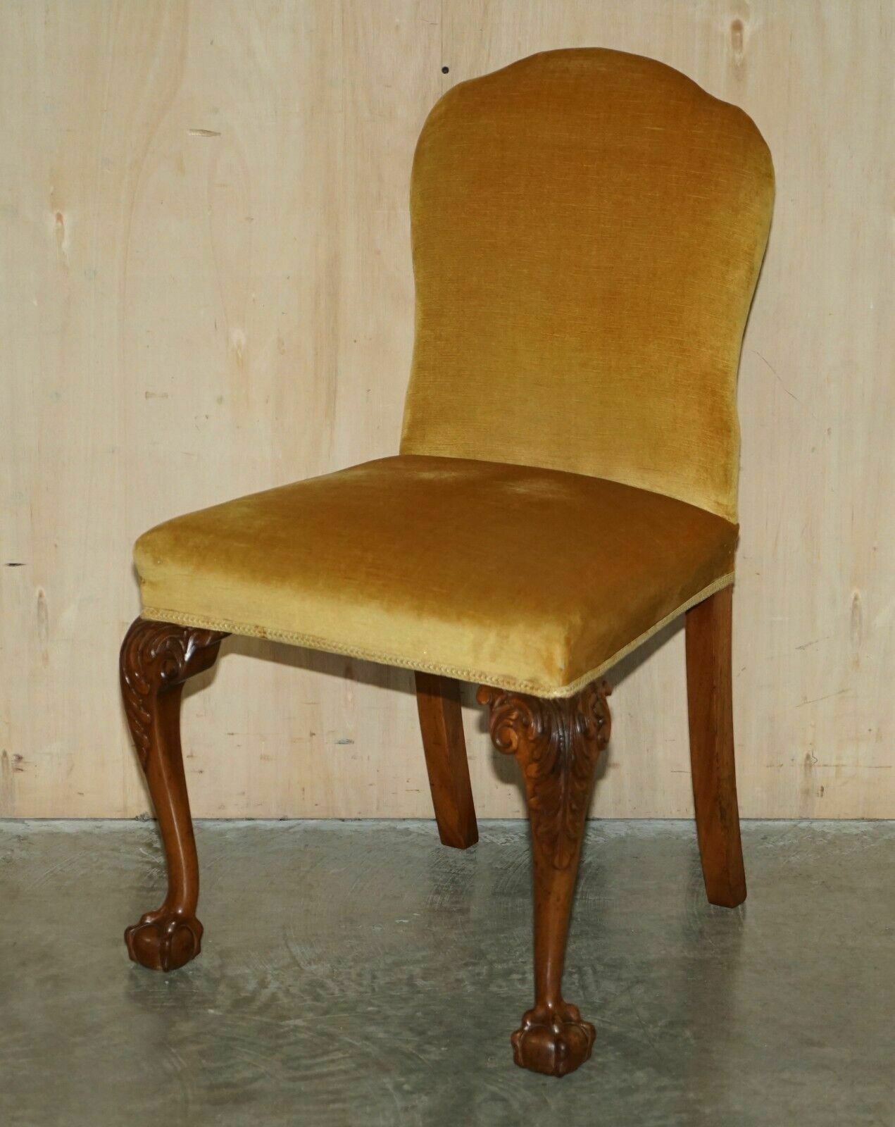photo vintage Fine Set Of Six Solid Hand Carved Walnut Claw & Ball Feet Art Deco Dining Chairs
