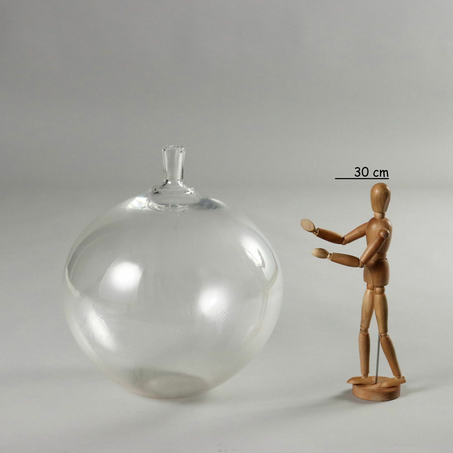 I. Lundin Apple Vase For Orrefors Glass Sweden 1957 photo furniture