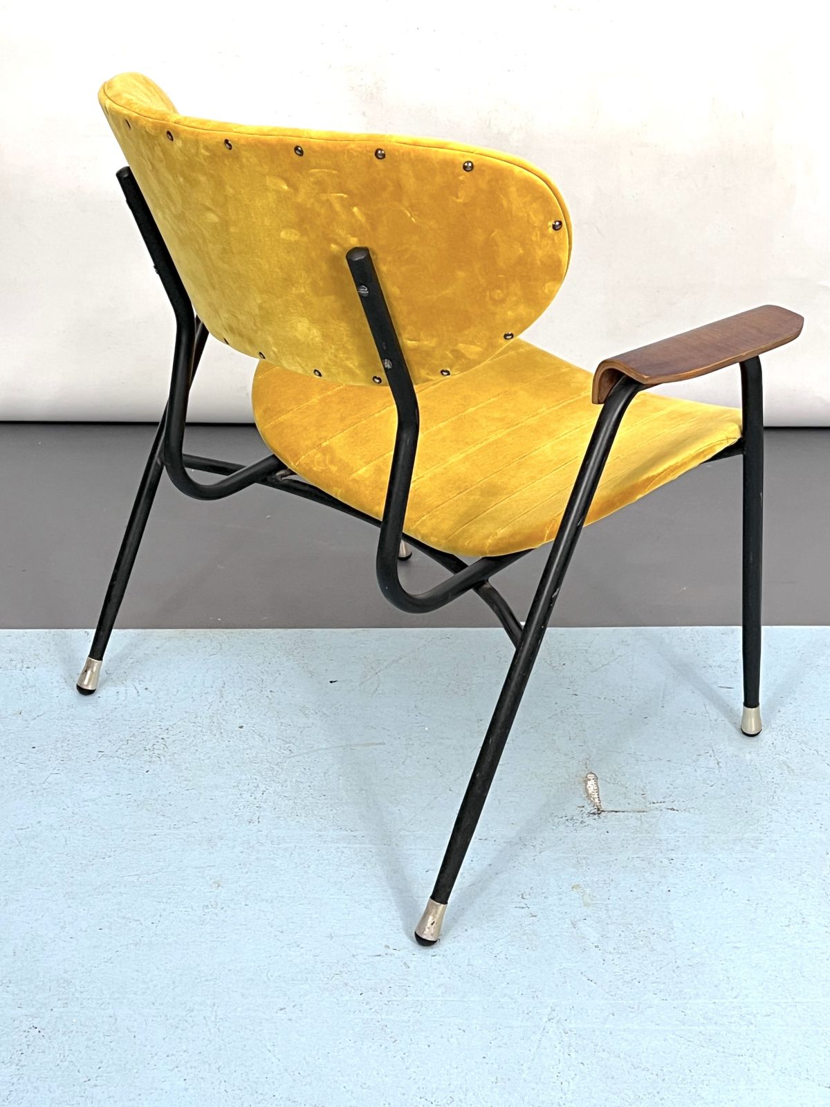 photo furniture Vintage Yellow Velvet Chair By Gastone Rinaldi For Rima. Italy 1950s