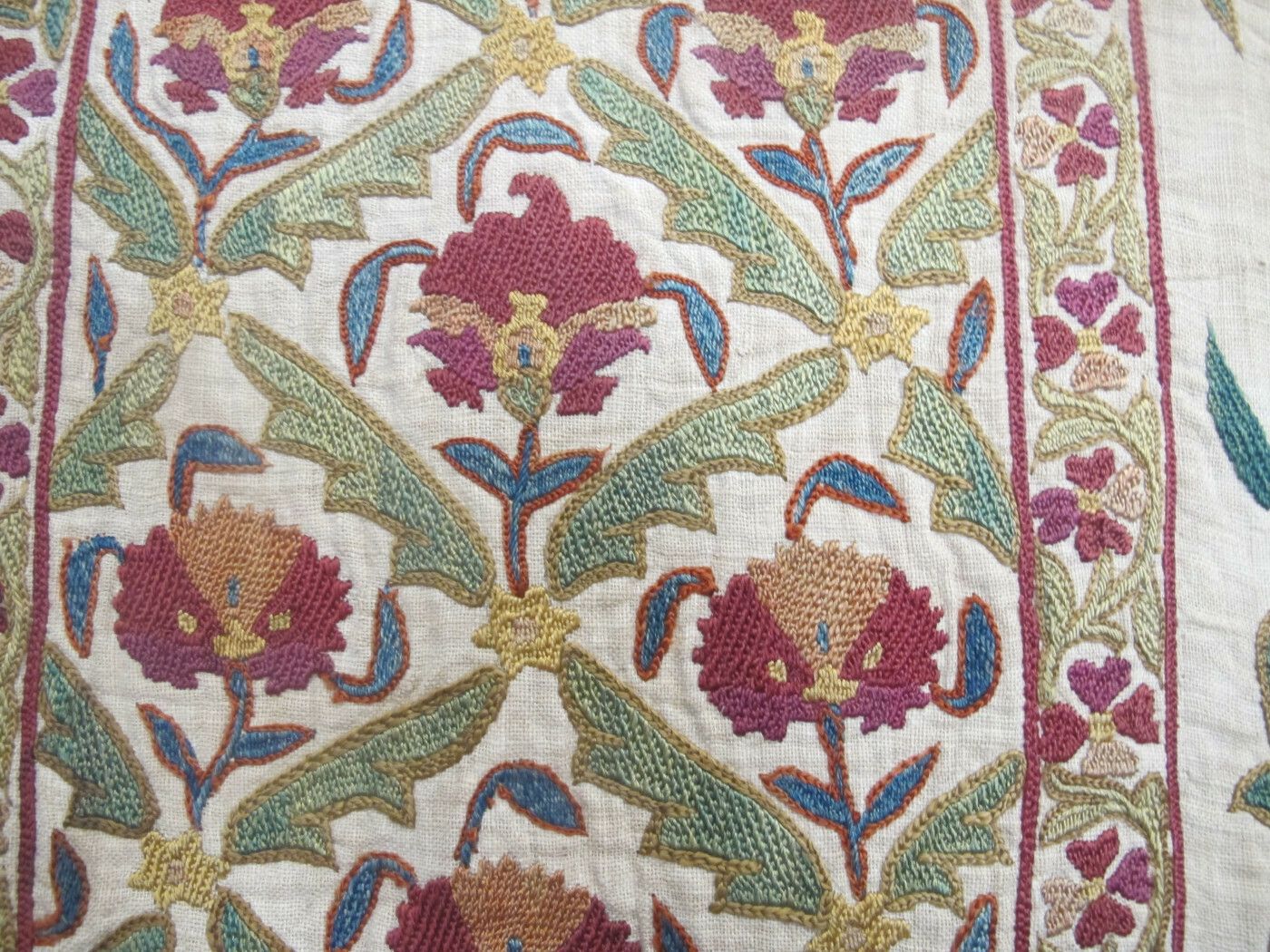 Lovely Silk Embroidered Suzani, 2.70m X 1.54m photo vintage