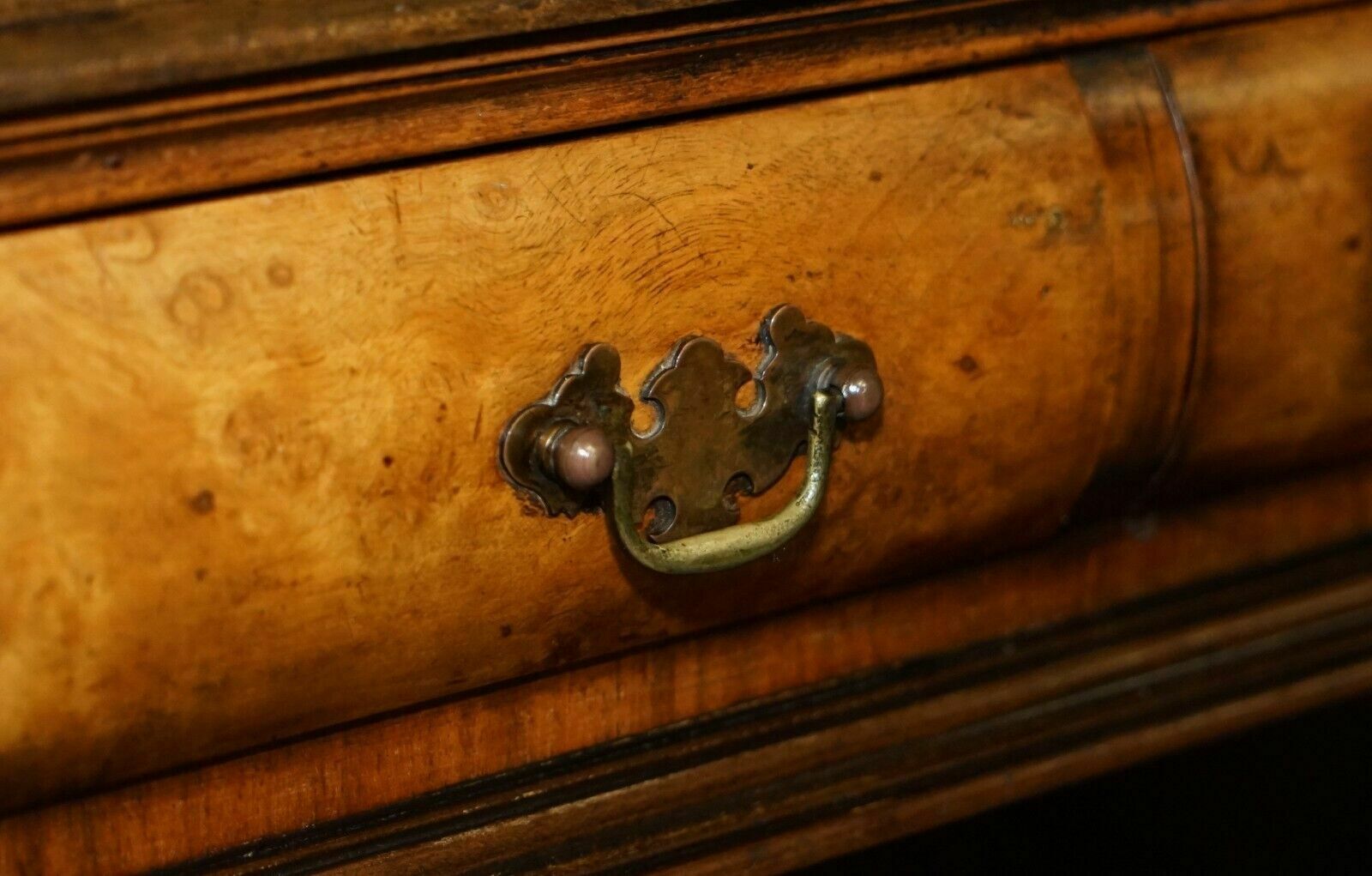 photo furniture Lovely Antique Victorian Burr Walnut Cushion Drawer Brown Leather Partner Desk