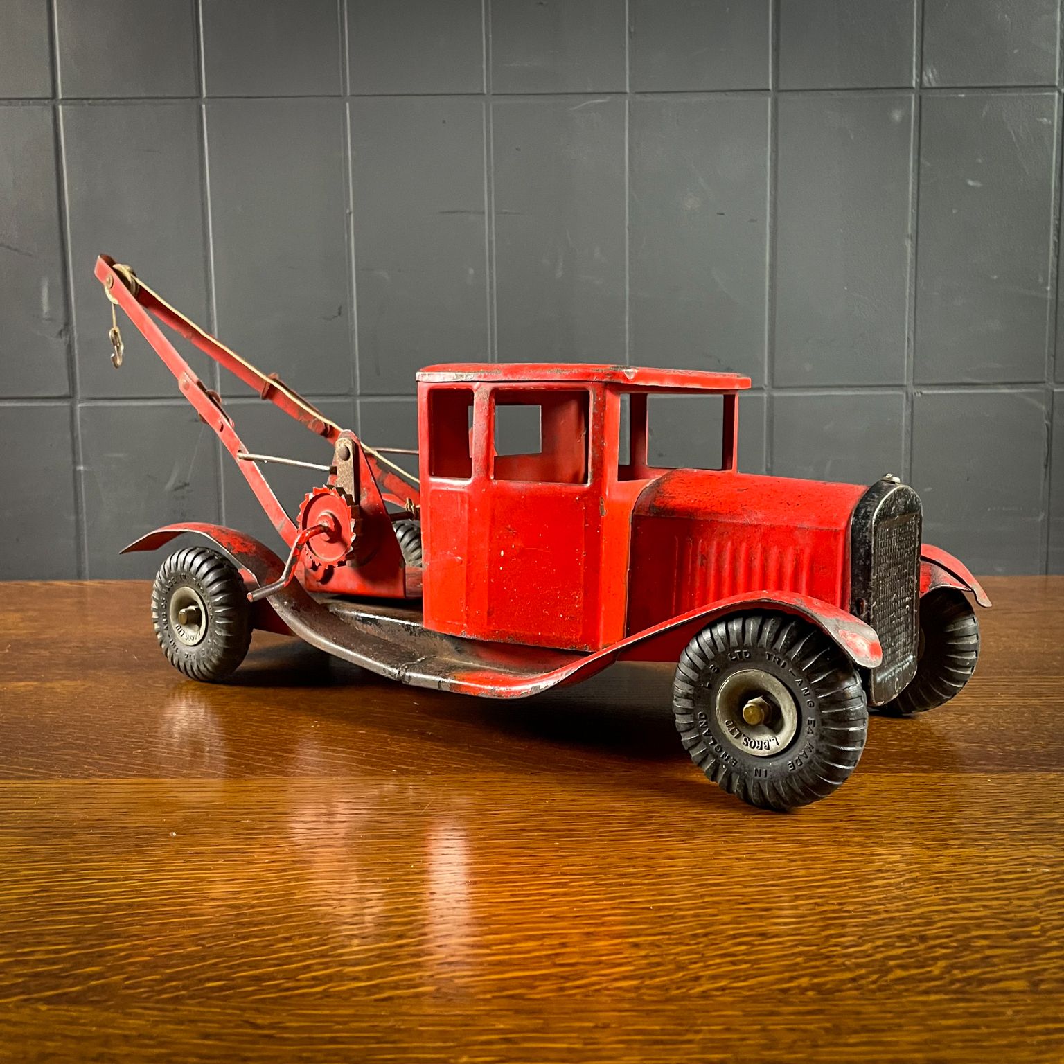 Tri Ang Tow Truck   1930s   England