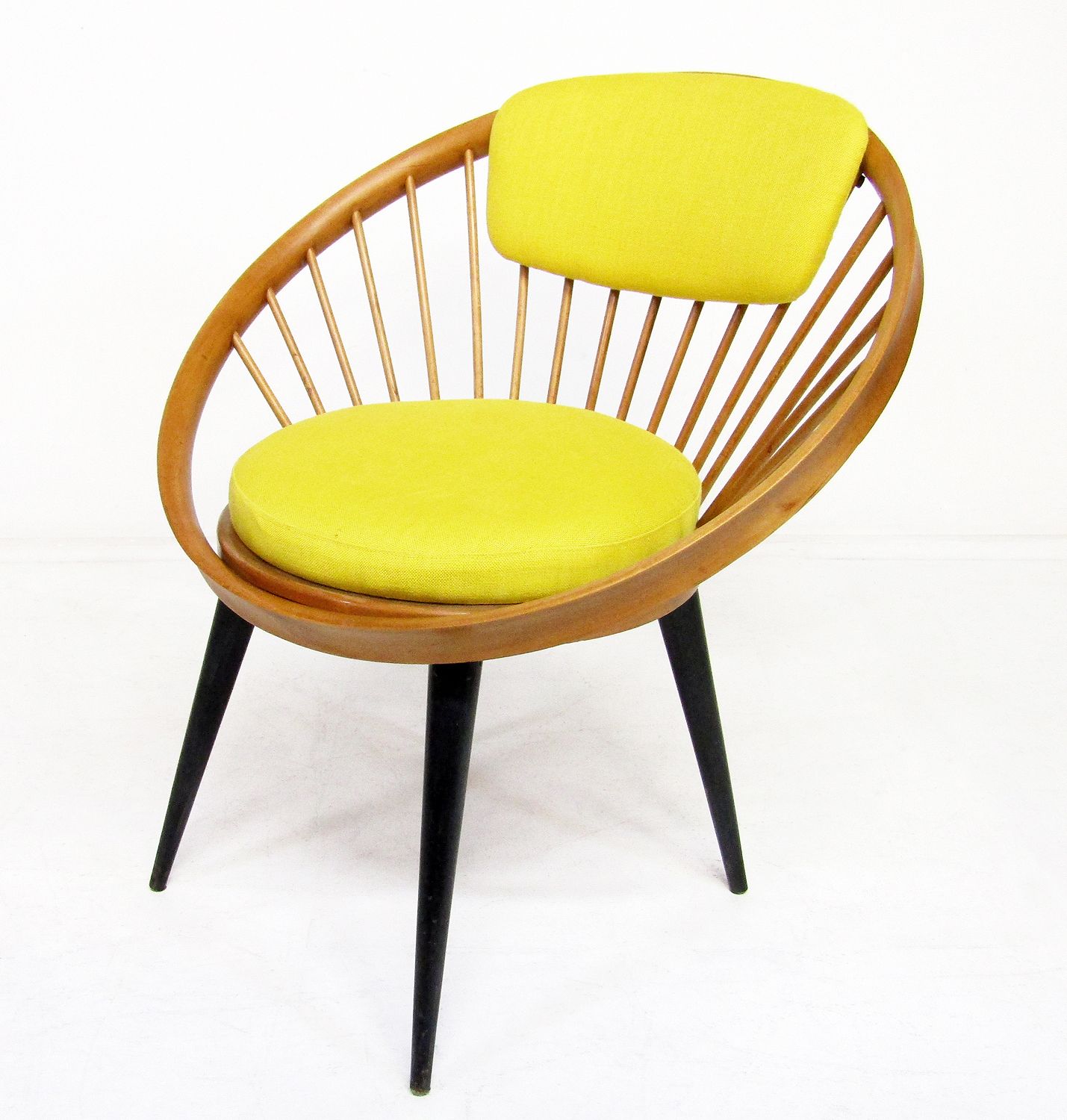 photo vinterior Three 1950s Swedish Circle Cocktail Side Chairs By Yngve Ekstrom   One Left