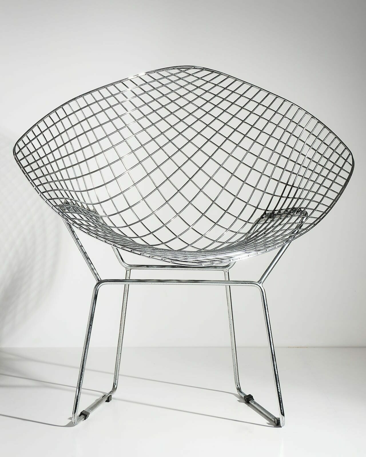 Harry Bertoia 'Diamond' Armchair photo furniture