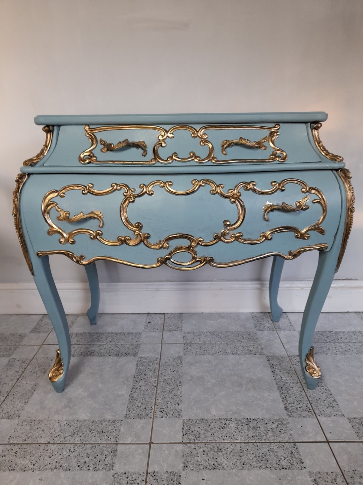 Madame Coco' A Truly Stunning French Rococo Bombe Chest