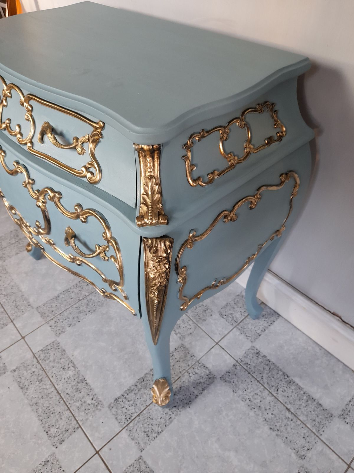 Madame Coco' A Truly Stunning French Rococo Bombe Chest photo vinterior