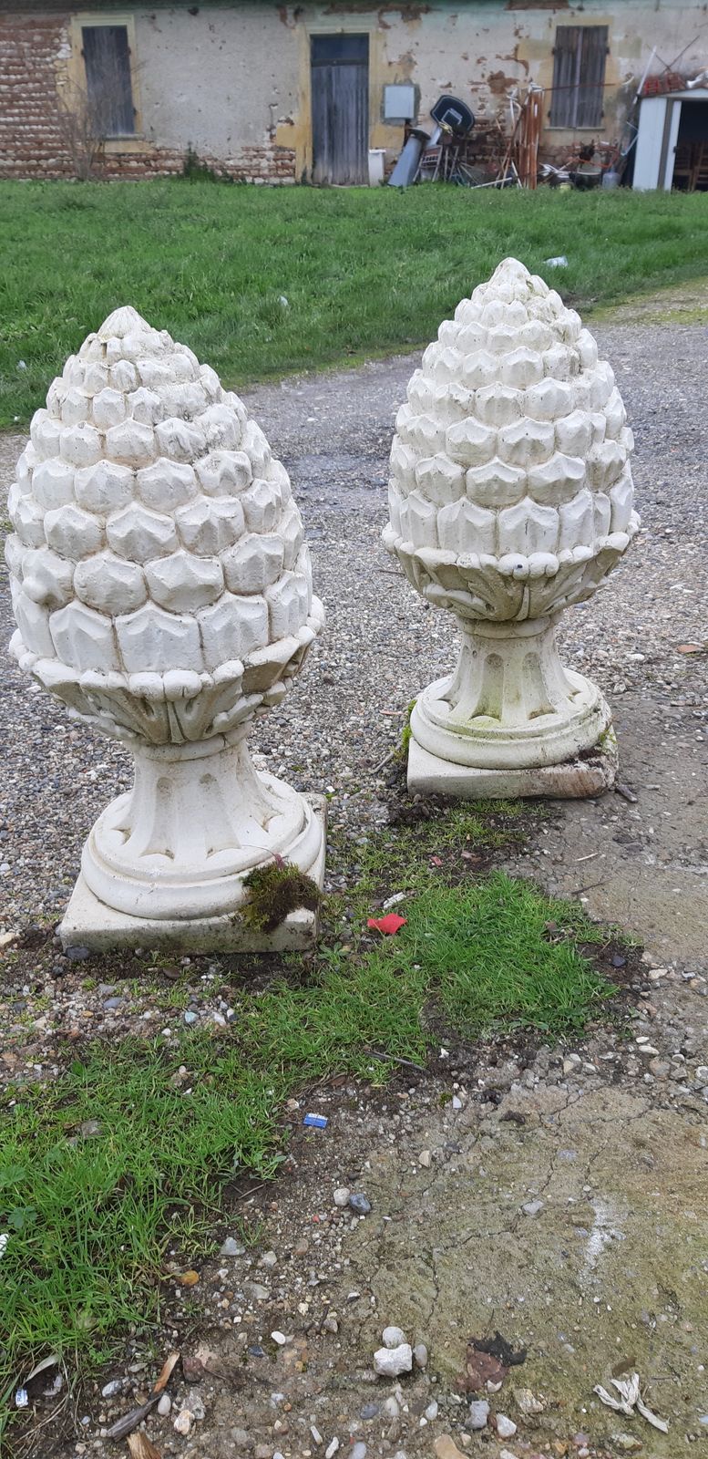 Pair Of Pine Cones In Reconstituted Stone photo Garden Decor