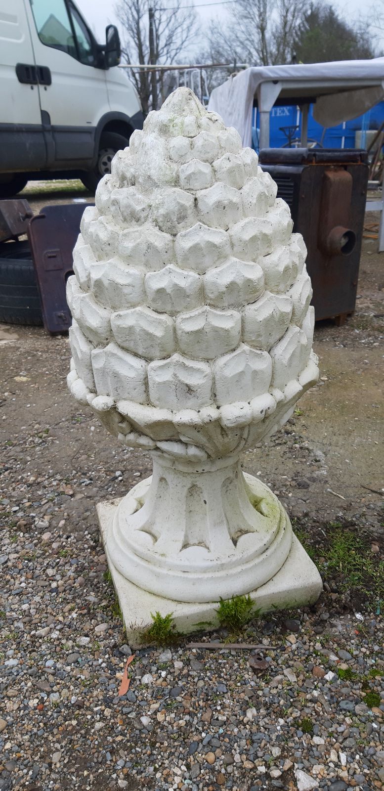 photo furniture Pair Of Pine Cones In Reconstituted Stone
