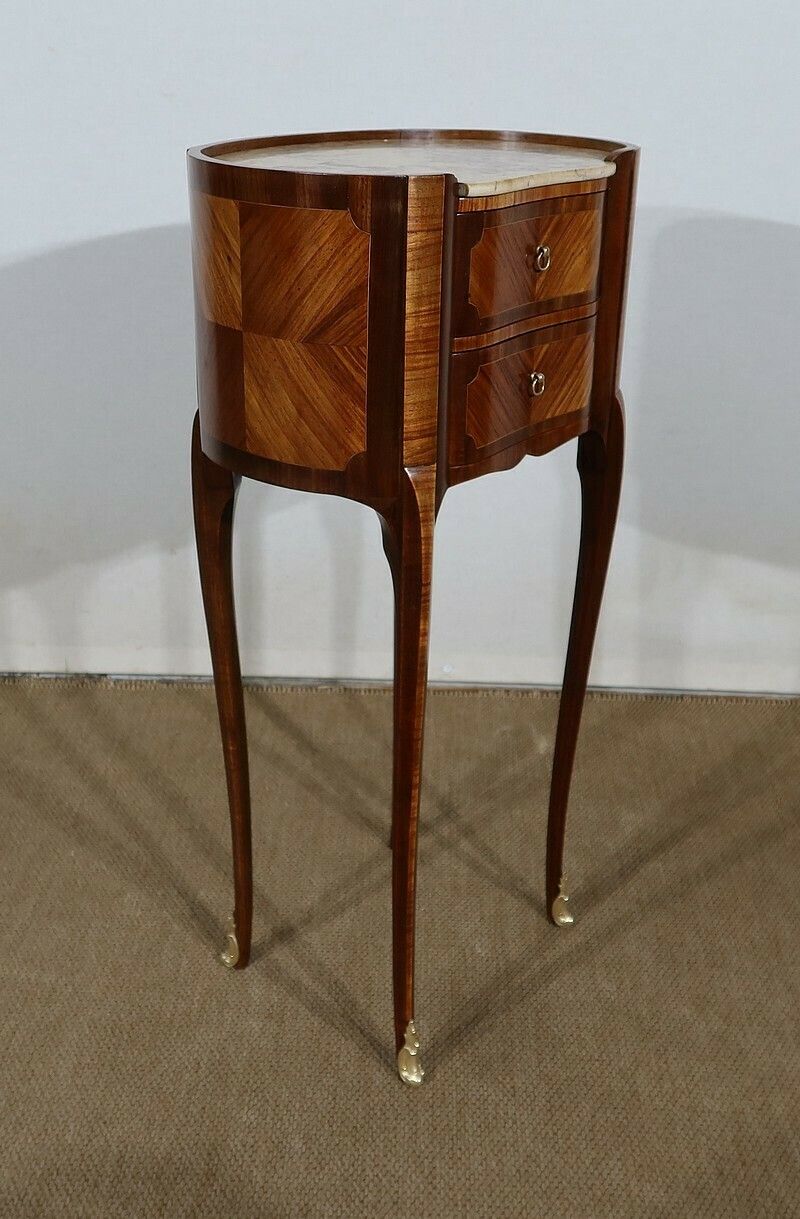 photo furniture Elegant Small Kidney Table, Early 20th Century
