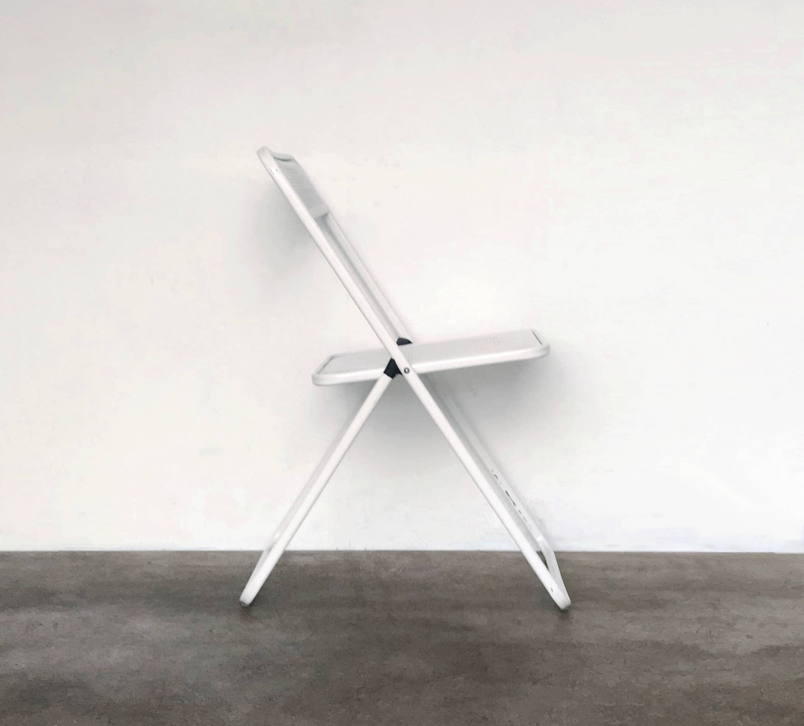 Retro Mid Century Style White Metal Folding Ocassional / Desk Chair photo 137.5