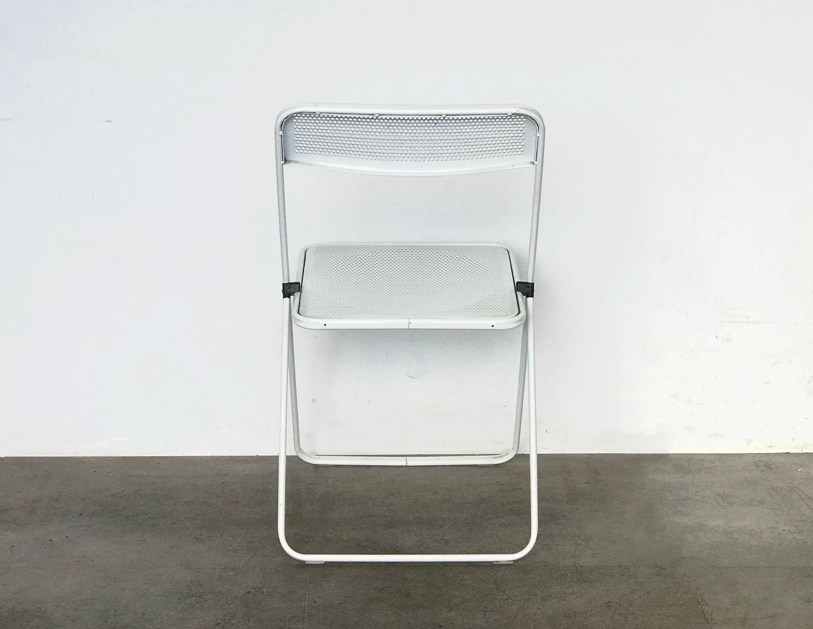 Retro Mid Century Style White Metal Folding Ocassional / Desk Chair photo vinterior