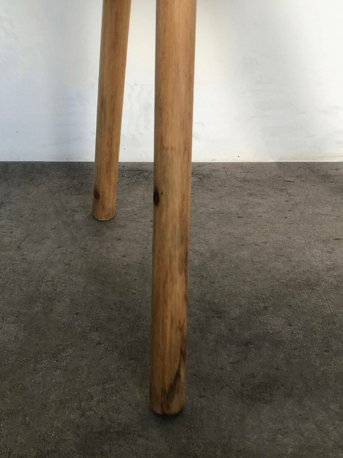 photo furniture Original Vintage Retro Mid Century Wooden Yew Tree Slice Coffee Table / Side Table / Plant Stand George Nakashima Influence
