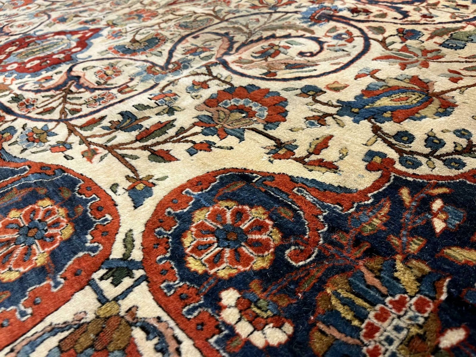 photo furniture Antique Rug Traditional Carpet Large Wool Living Room Rug
