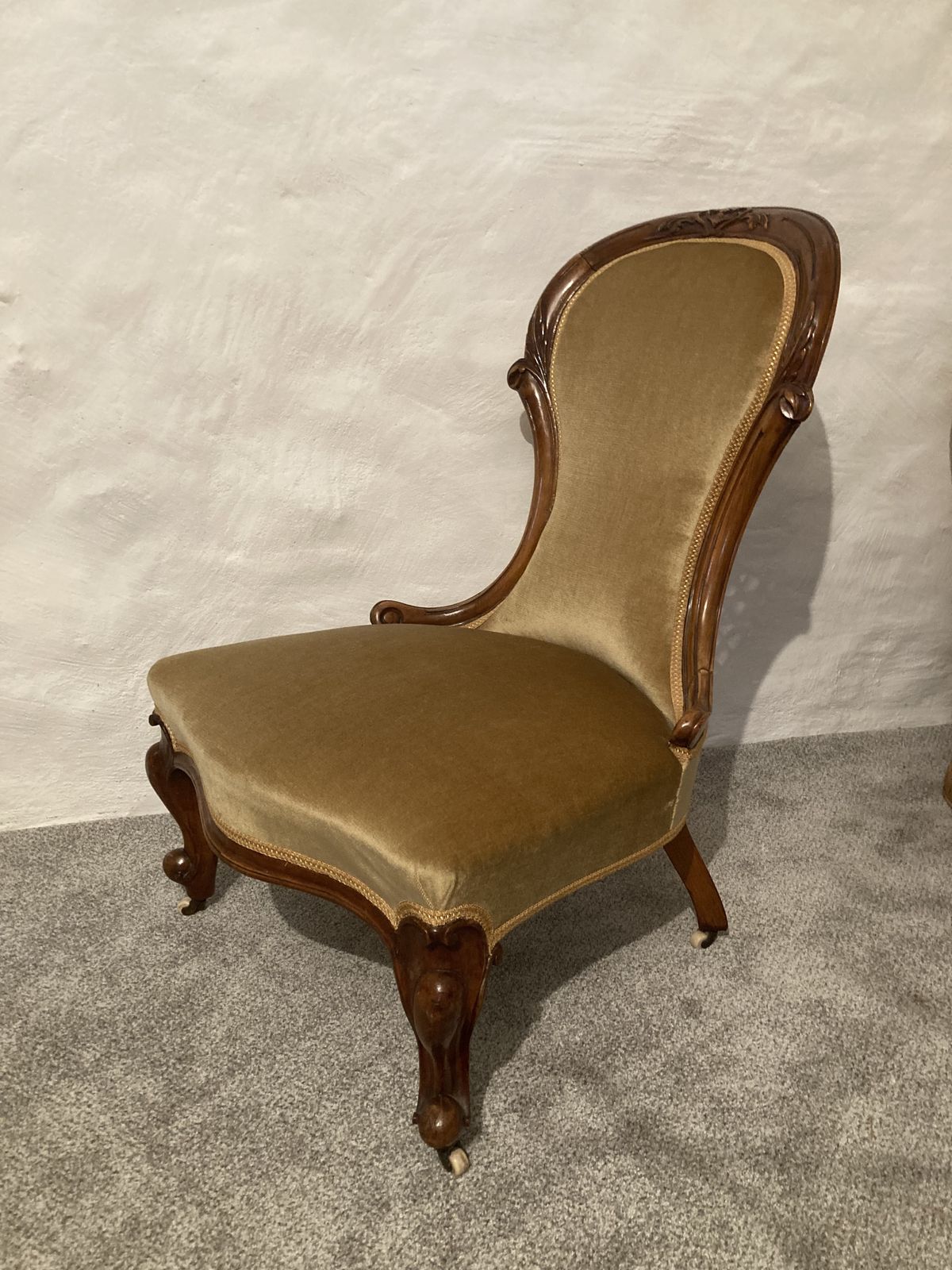 Victorian Nursing Chair With Pot Castors