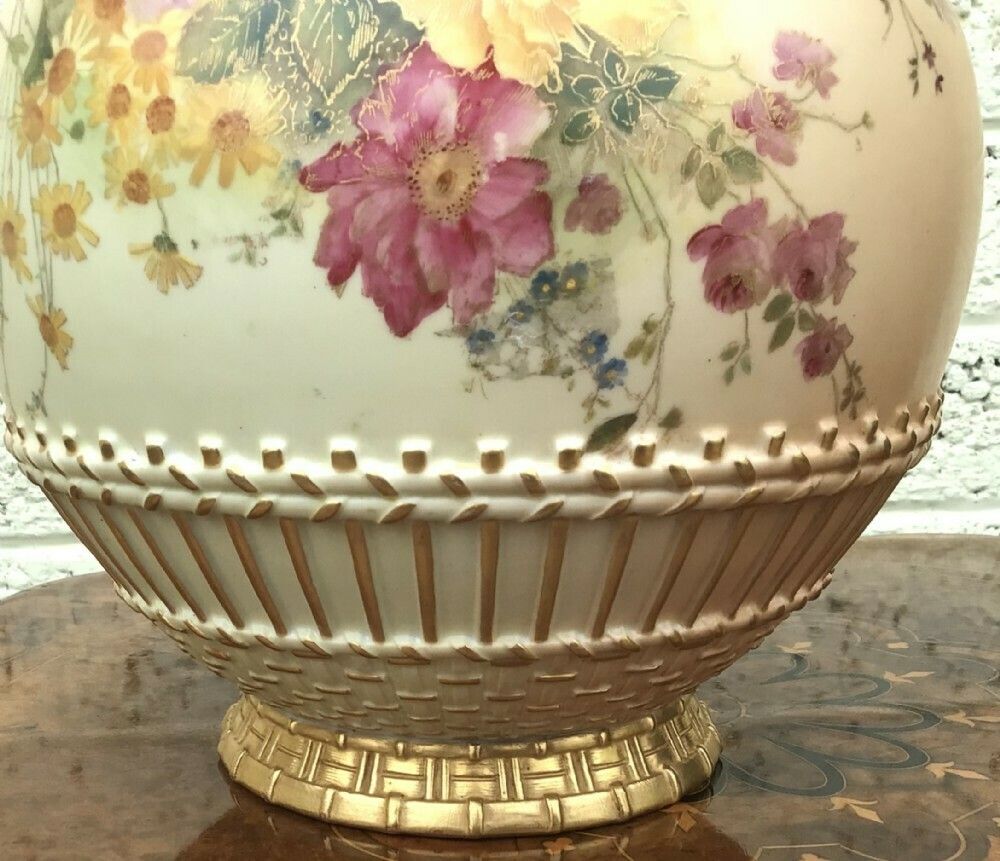 Large Royal Worcester Blush Ivory Pot Pourri Vase photo vintage