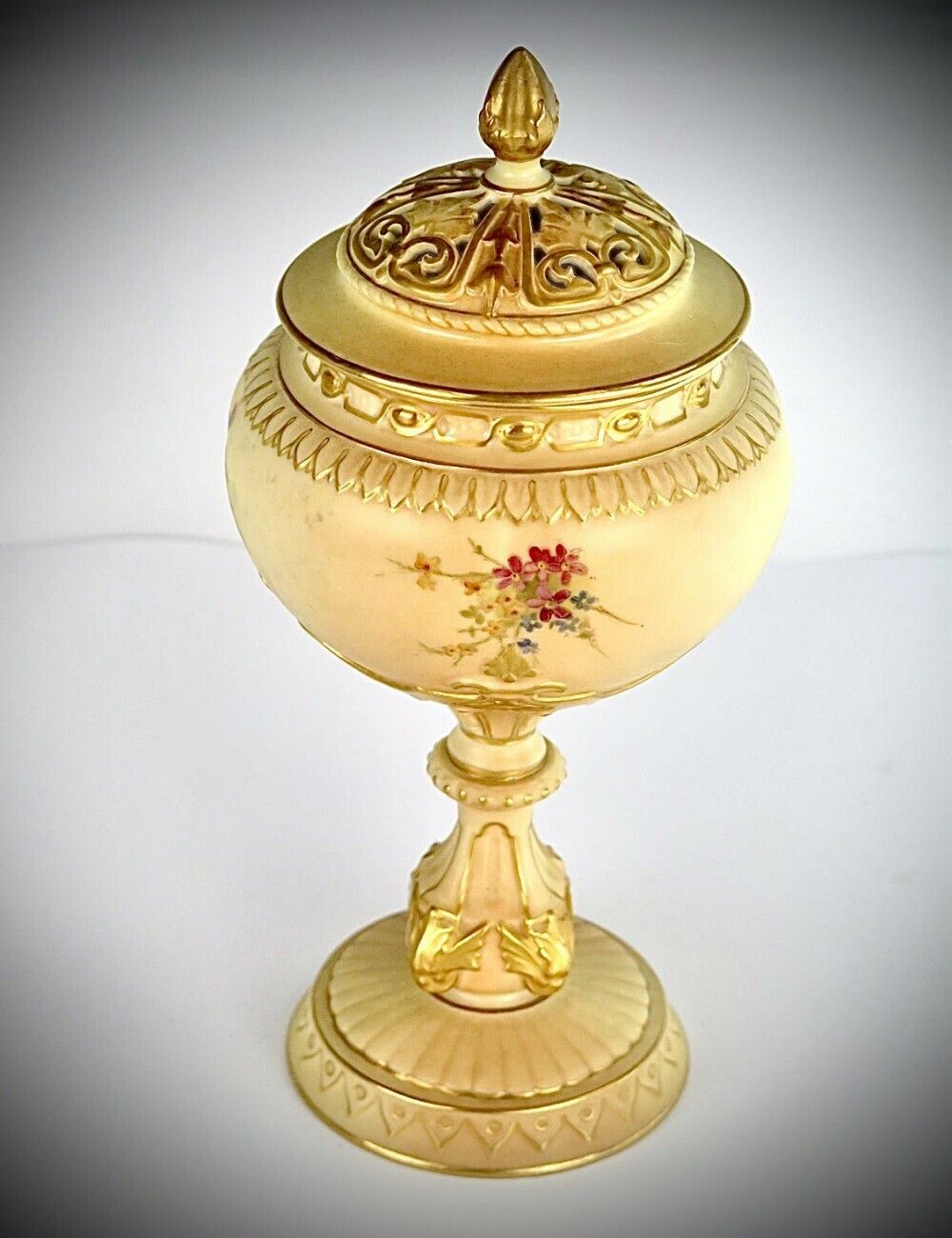 Antique Royal Worcester Blush Ivory Pot Pourri Pedestal Vase photo vintage