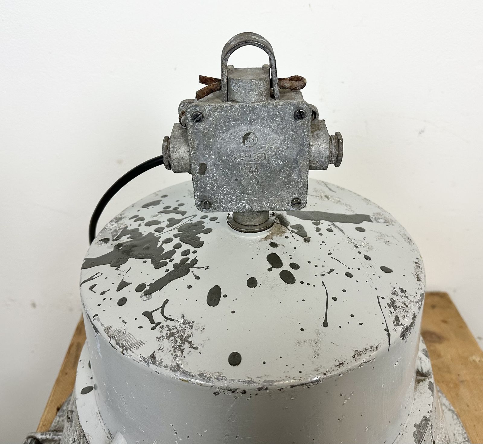 photo vintage Industrial Polish Cast Aluminium Factory Pendant Lamp From Mesko, 1970s