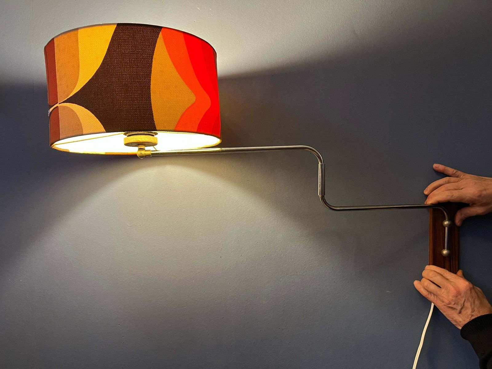 Space Age Zwenkarm Wandlamp Met Oranje Bloemenkap photo 328.8976