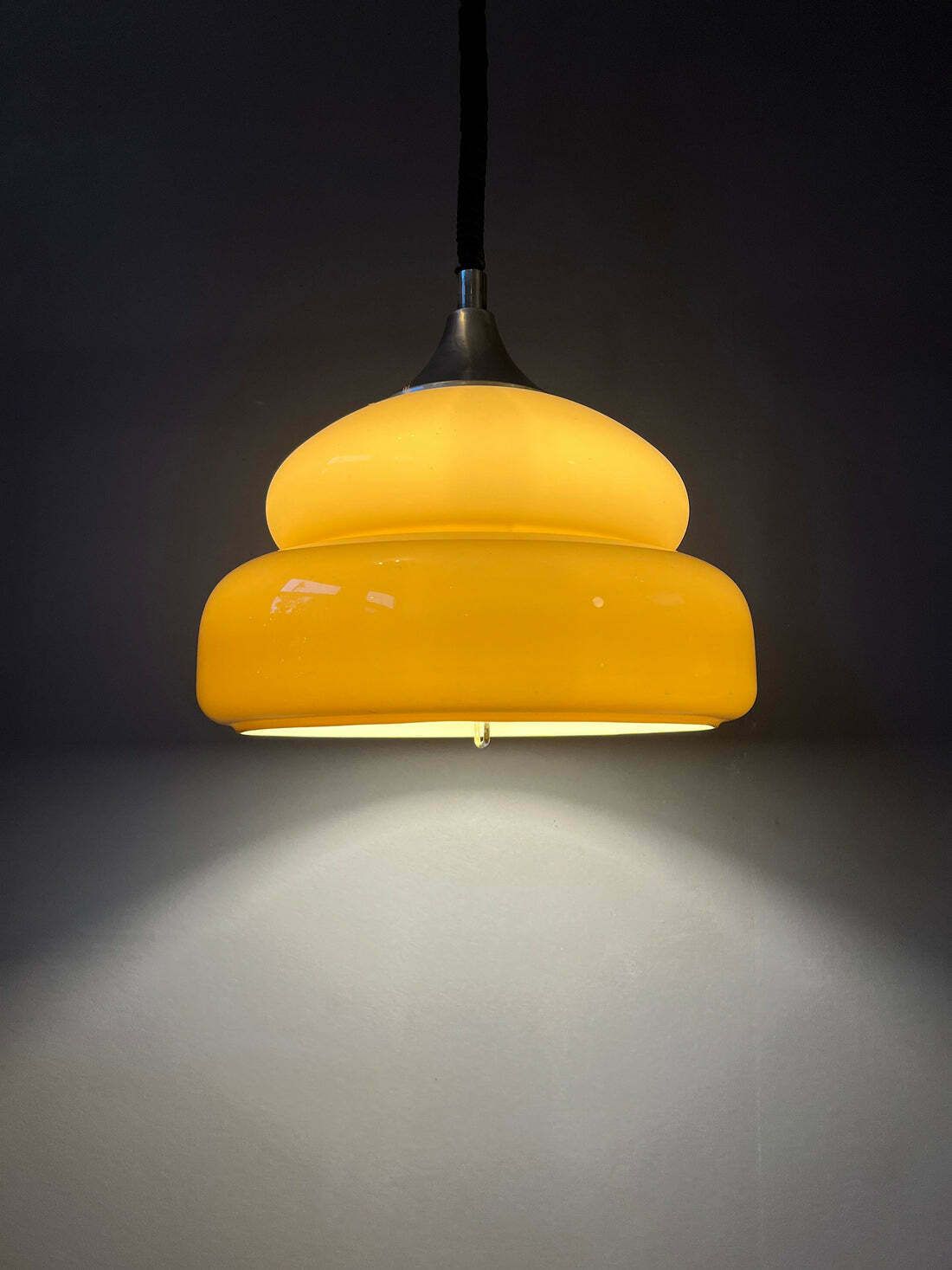 Mid Century Space Age Hanglamp — Vintage Beige Armatuur photo 270.4688