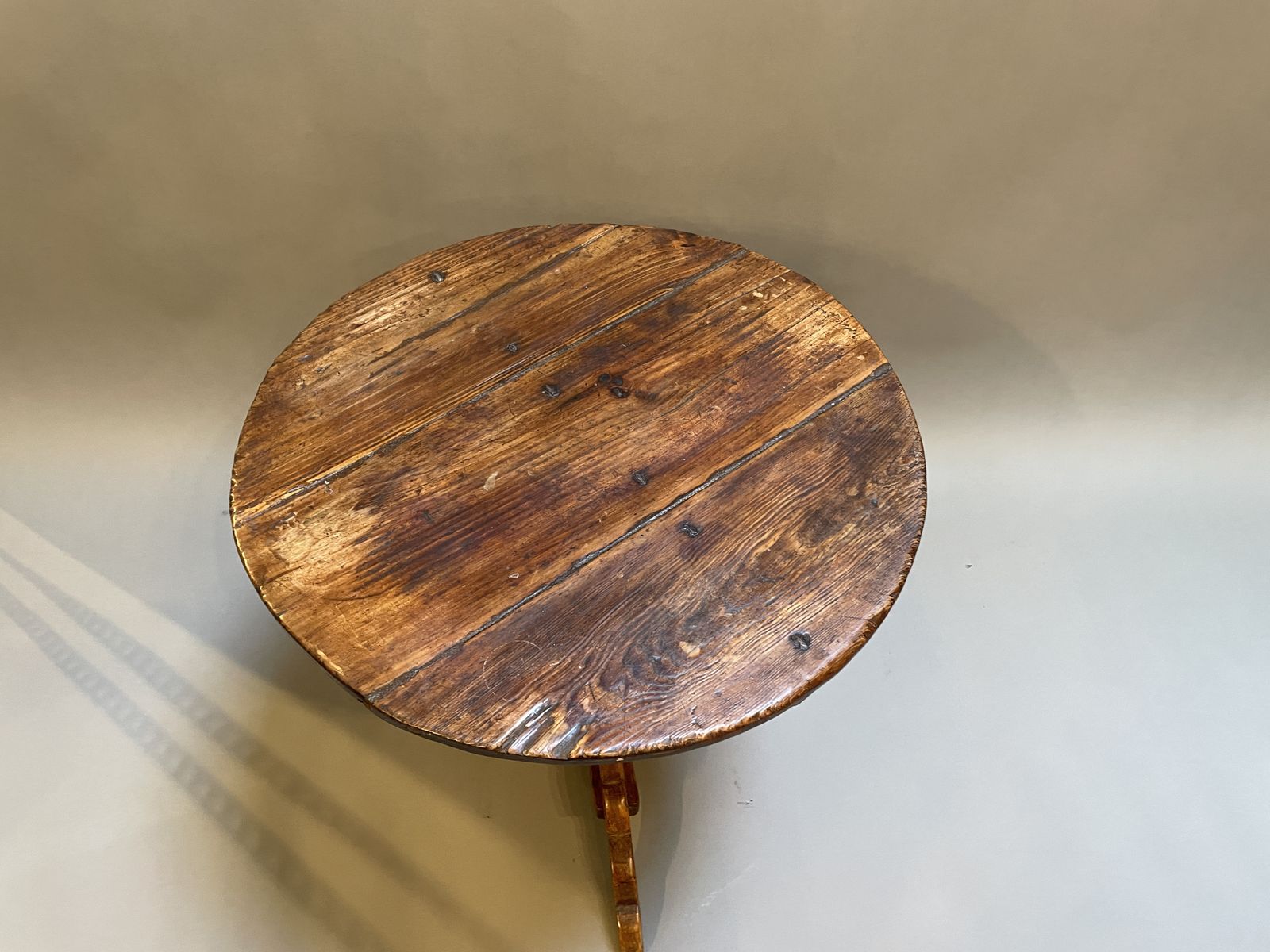 Furniture C18th Rustic Pine Pedestle Table photo