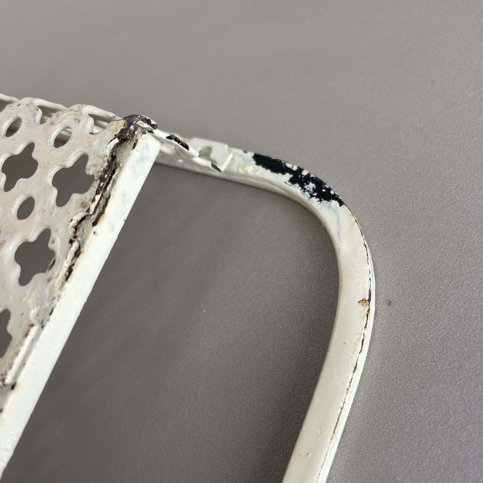 photo vinterior Original French Modernist Metal Tray Rigituelle By Mathieu Matégot 1950s